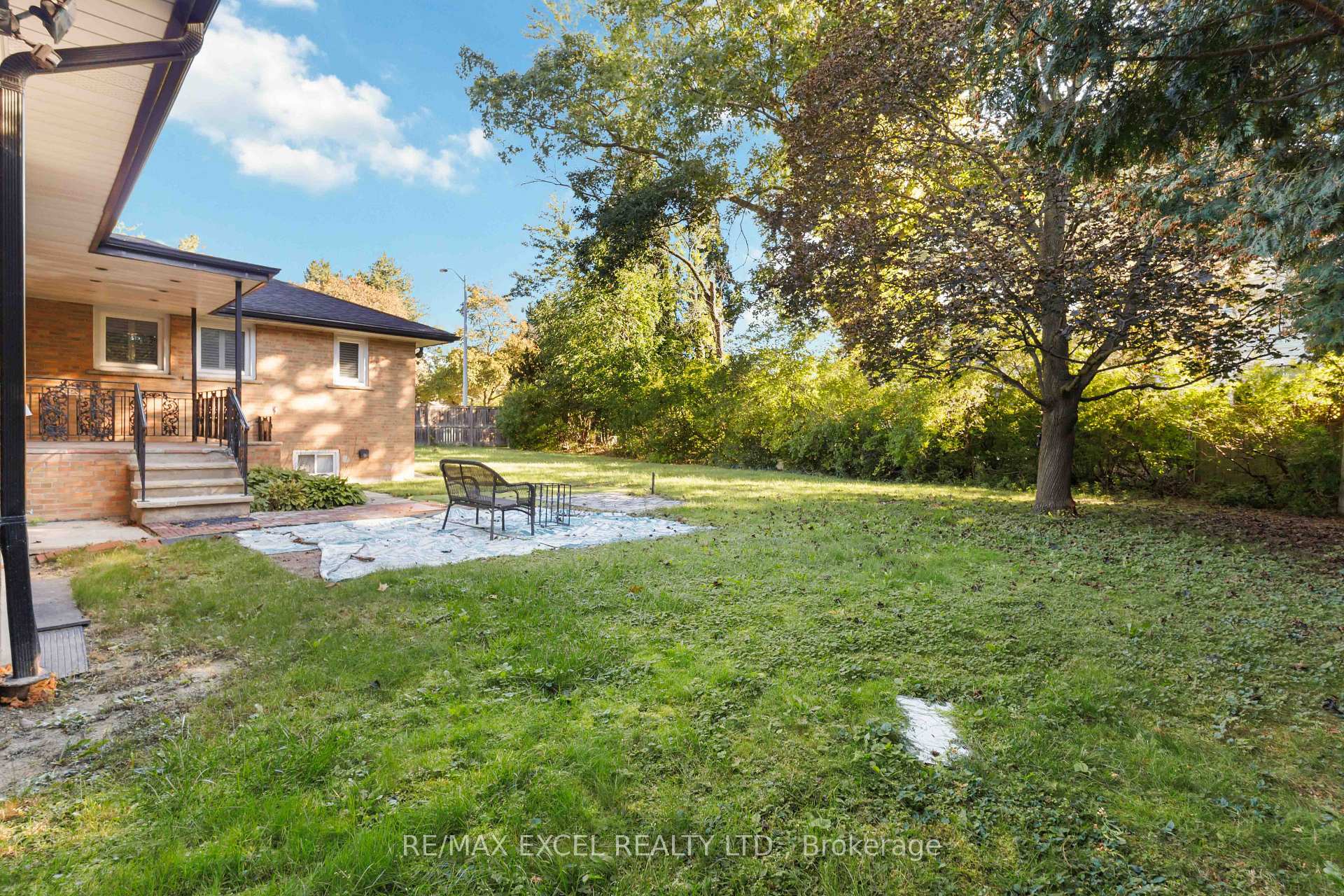 Photo 29 of 20 Oxbow Road, North York, Banbury-Don Mills — HOMEH