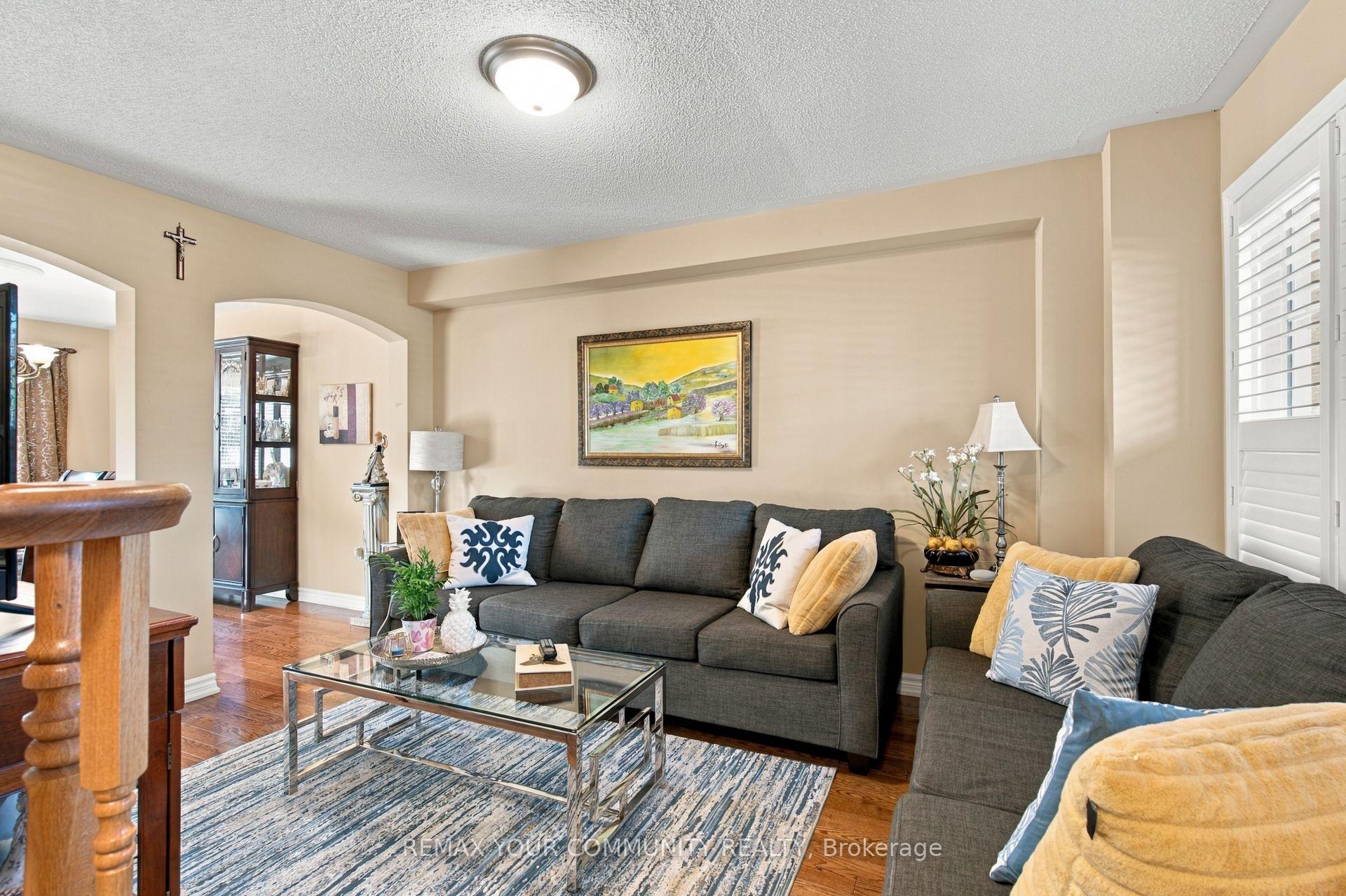 Photo 5 of 1632 Samuelson Circle, Mississauga, Meadowvale Village — HOMEH