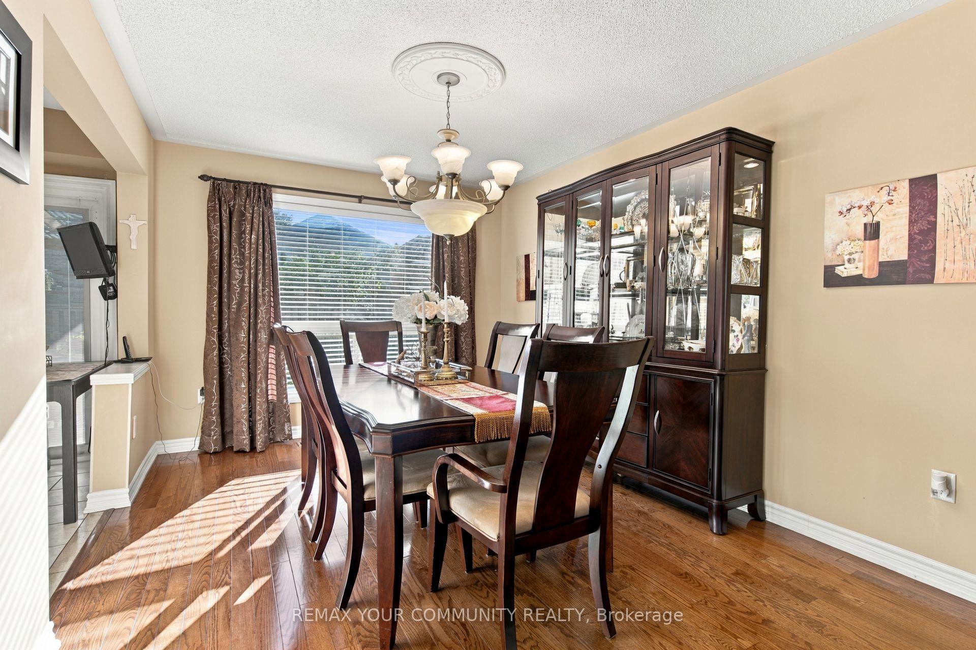 Photo 9 of 1632 Samuelson Circle, Mississauga, Meadowvale Village — HOMEH