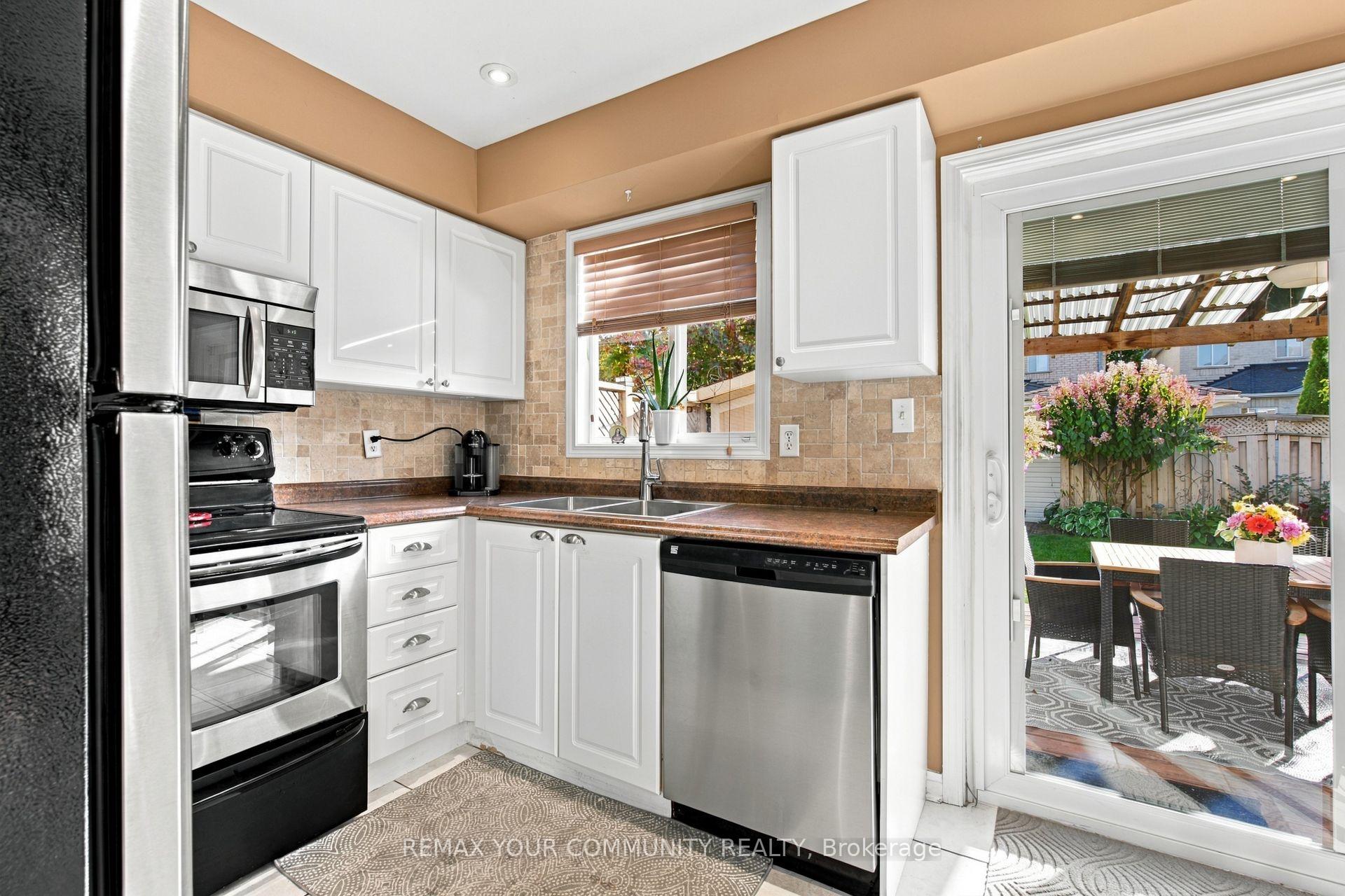 Photo 13 of 1632 Samuelson Circle, Mississauga, Meadowvale Village — HOMEH