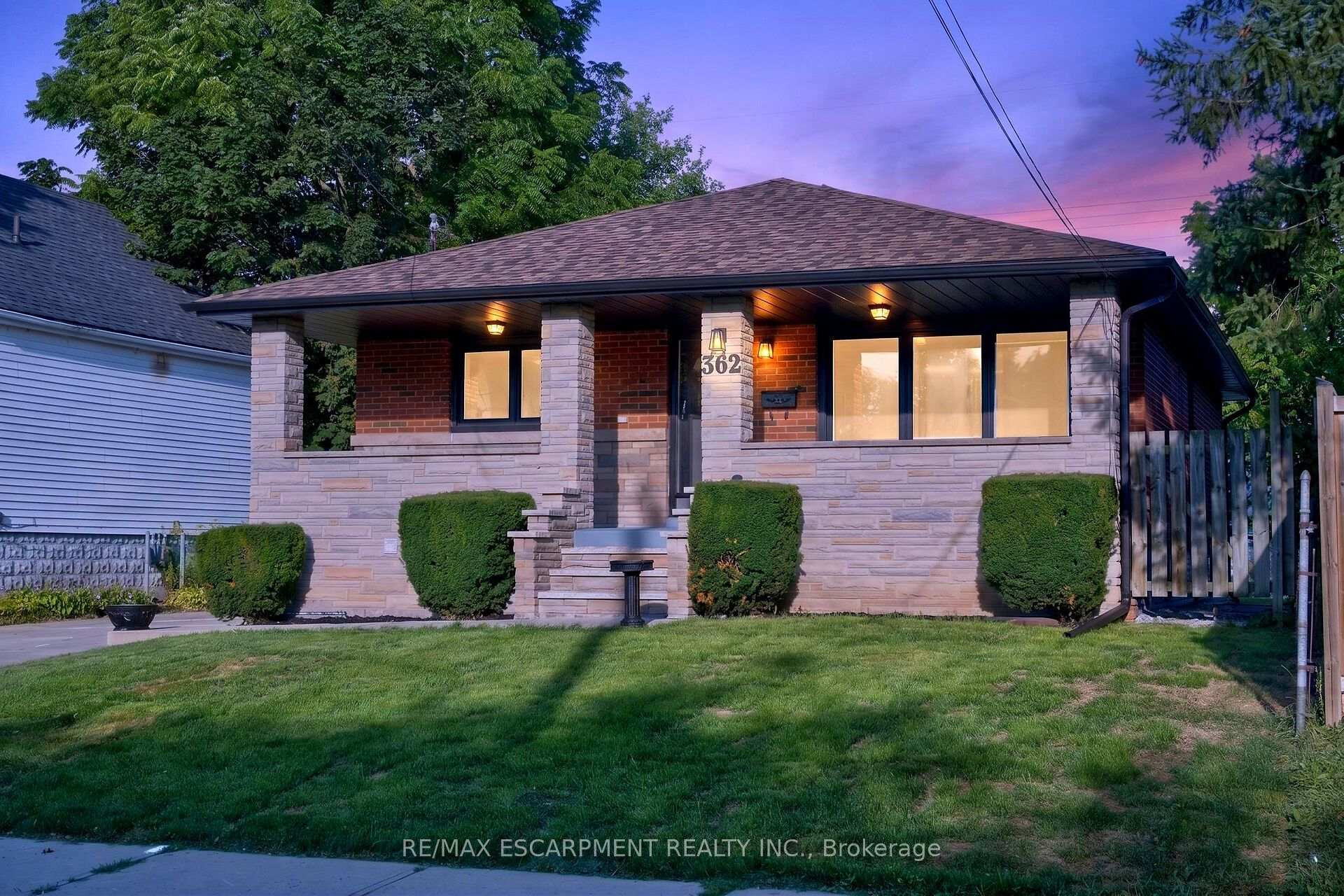 Photo 4 of 362 Rosseau Road, Hamilton, Rosedale — HOMEH