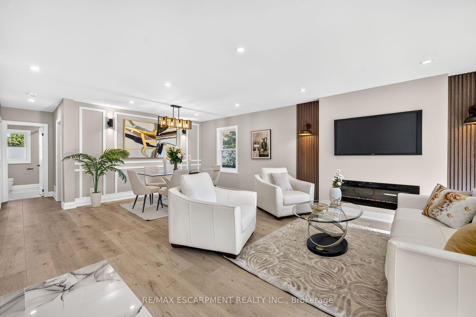 Photo of 362 Rosseau Road