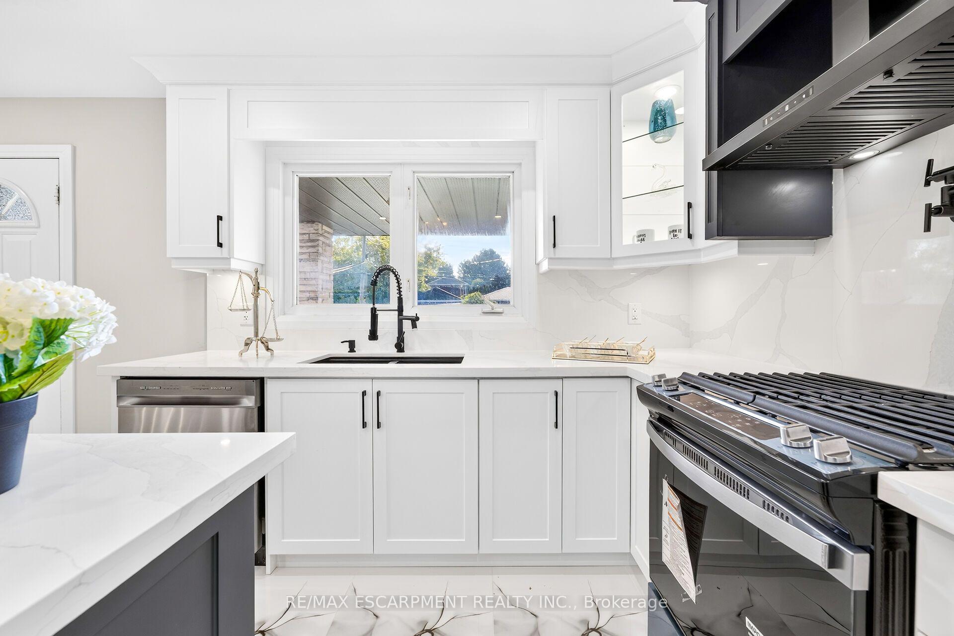 Photo 7 of 362 Rosseau Road, Hamilton, Rosedale — HOMEH