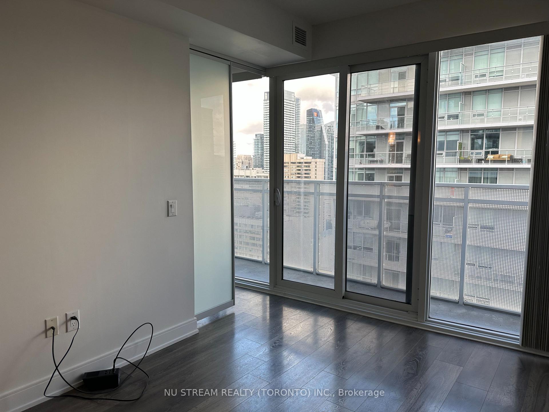 Photo 6 of Unit 2804, 89 Mcgill Street, Toronto, Church-Yonge Corridor — HOMEH
