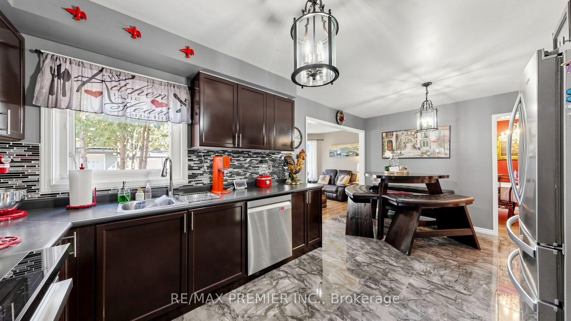 Photo 15 of 97 Golden Meadow Road, Barrie, Bayshore — HOMEH