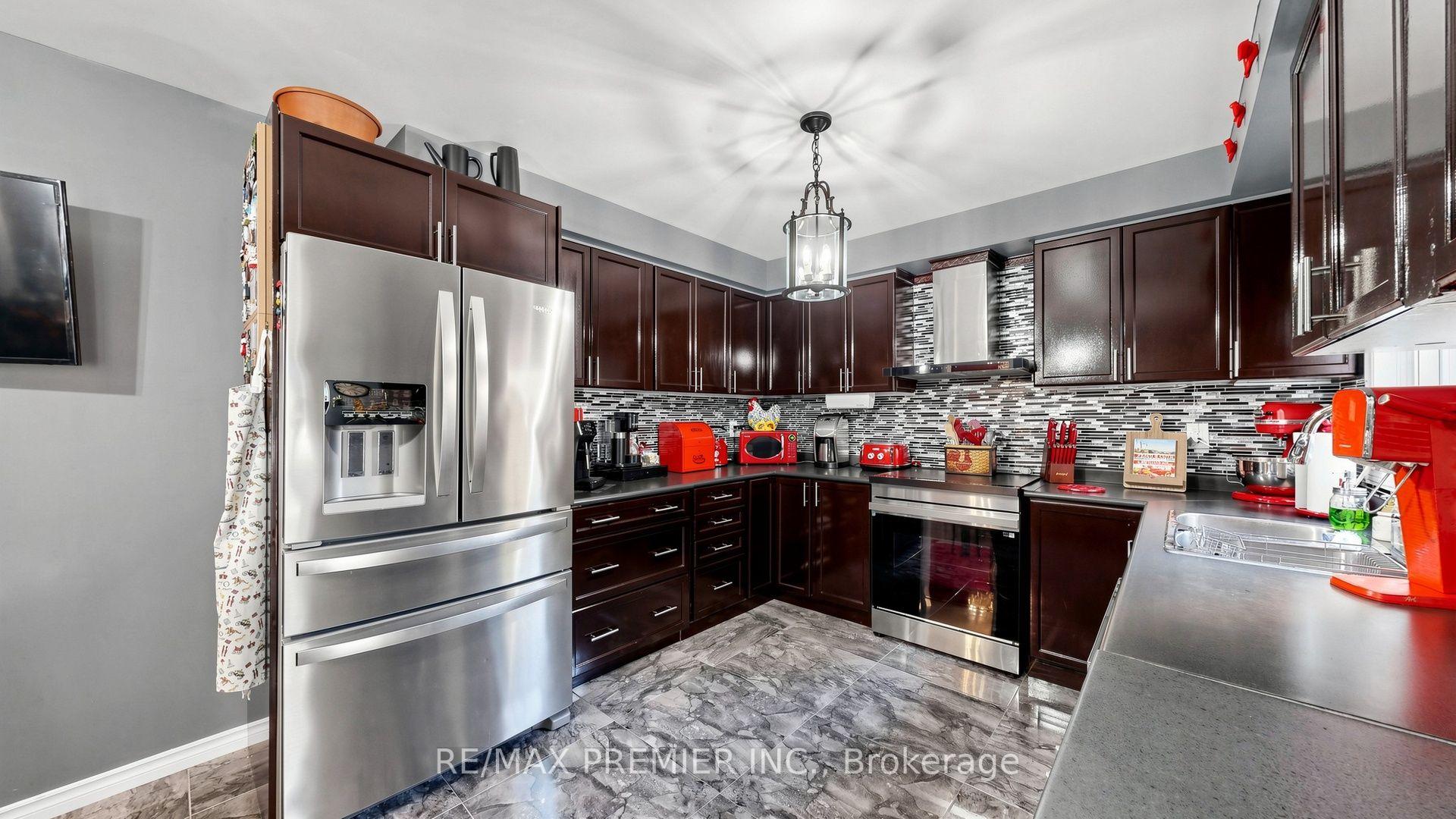 Photo 17 of 97 Golden Meadow Road, Barrie, Bayshore — HOMEH