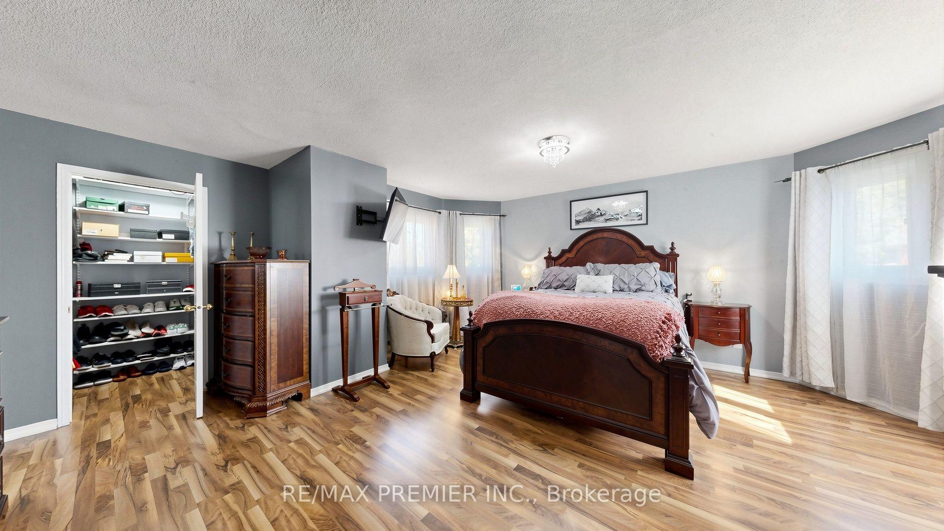 Photo 31 of 97 Golden Meadow Road, Barrie, Bayshore — HOMEH