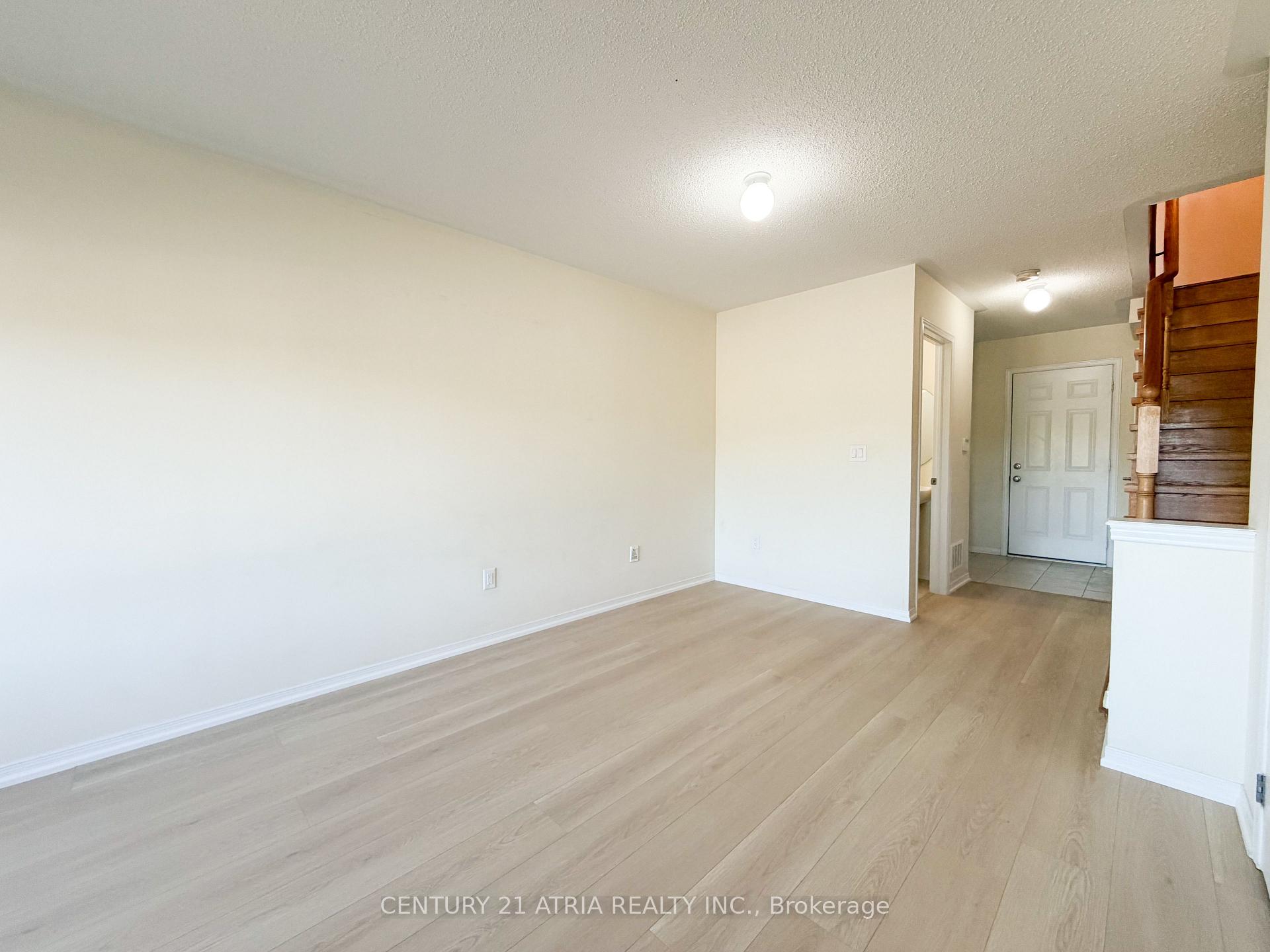 Photo 3 of 5295 Major Mackenzie Drive E, Markham, Berczy — HOMEH