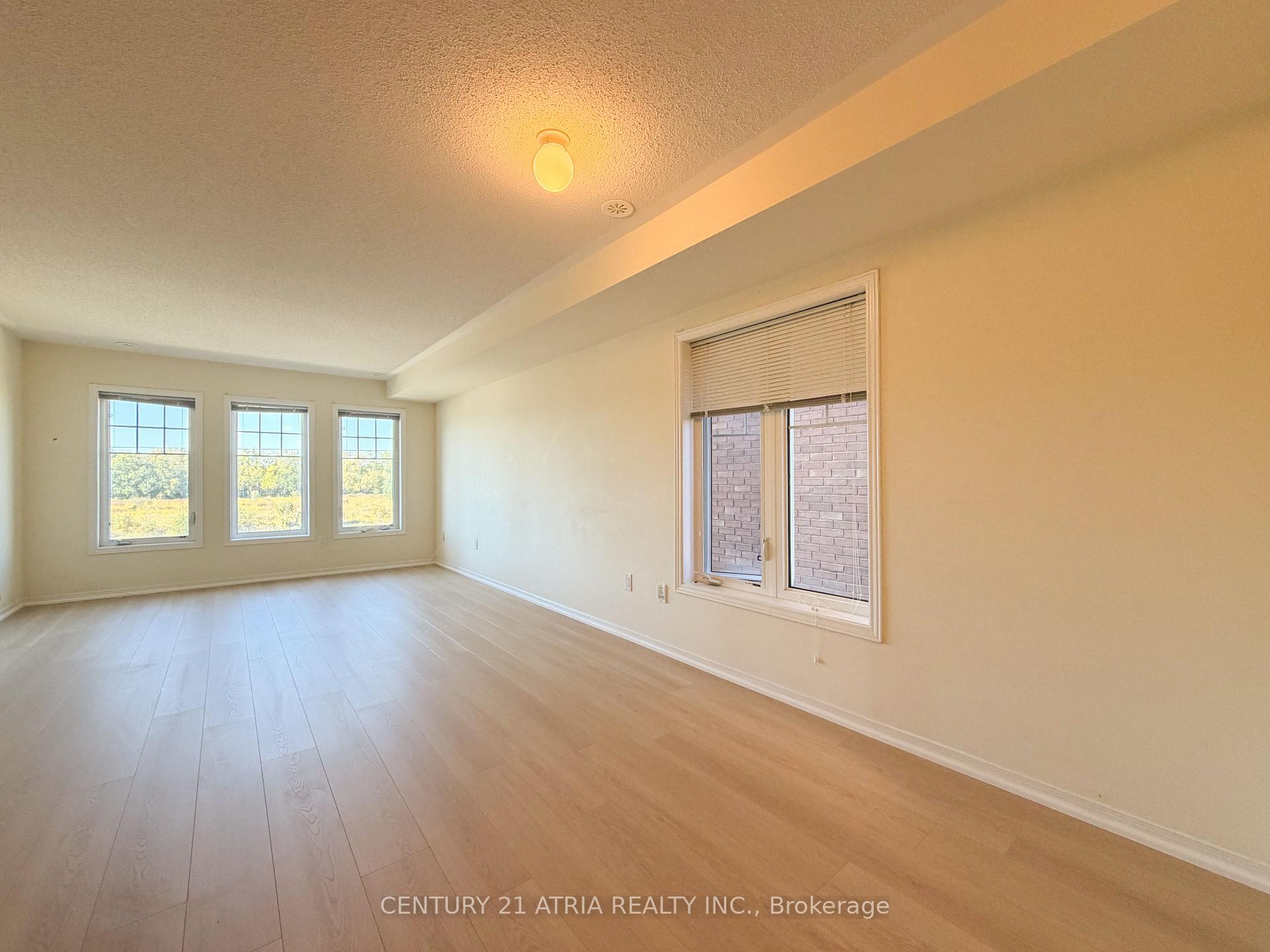 Photo 5 of 5295 Major Mackenzie Drive E, Markham, Berczy — HOMEH