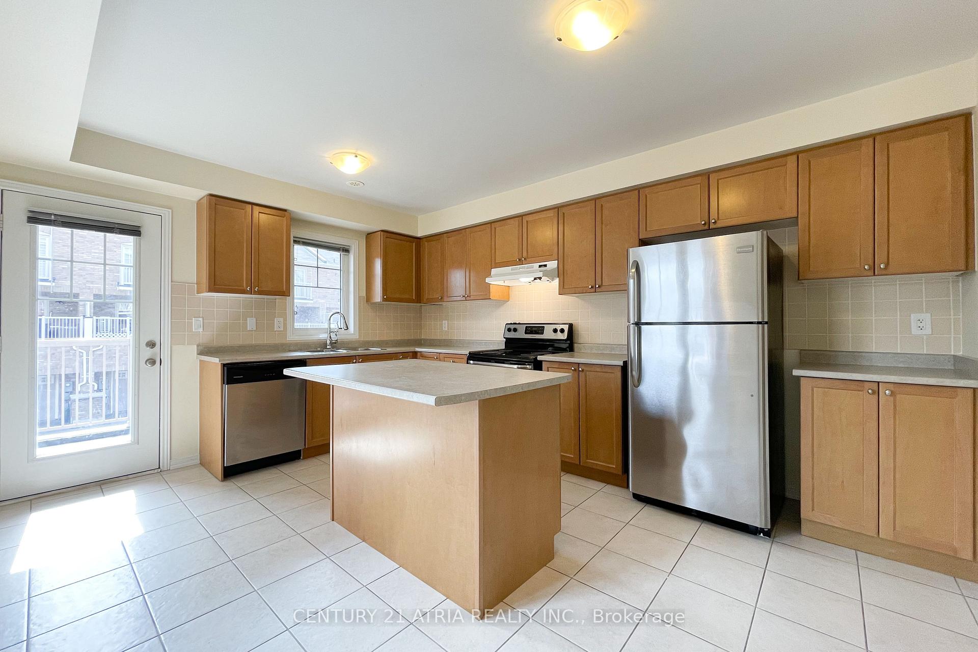 Photo 9 of 5295 Major Mackenzie Drive E, Markham, Berczy — HOMEH