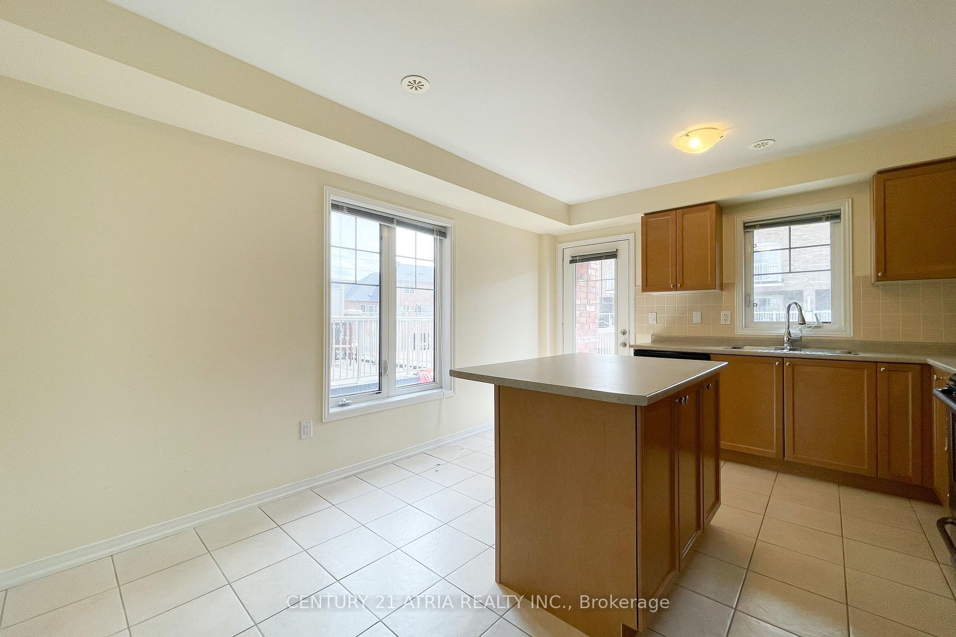 Photo 10 of 5295 Major Mackenzie Drive E, Markham, Berczy — HOMEH