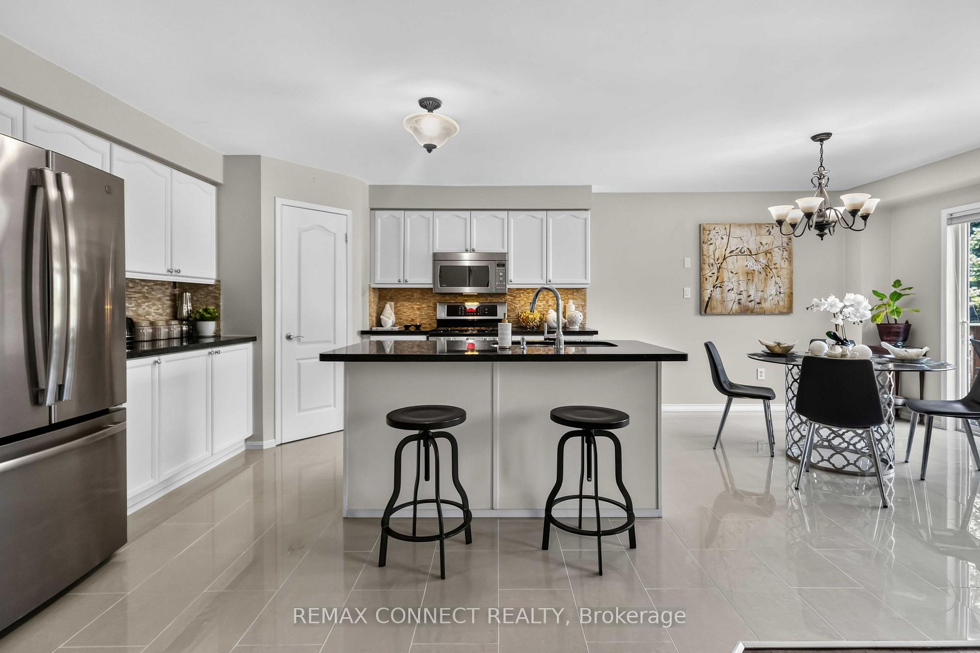 Photo 11 of 72 Warwick Avenue, Ajax, South East — HOMEH