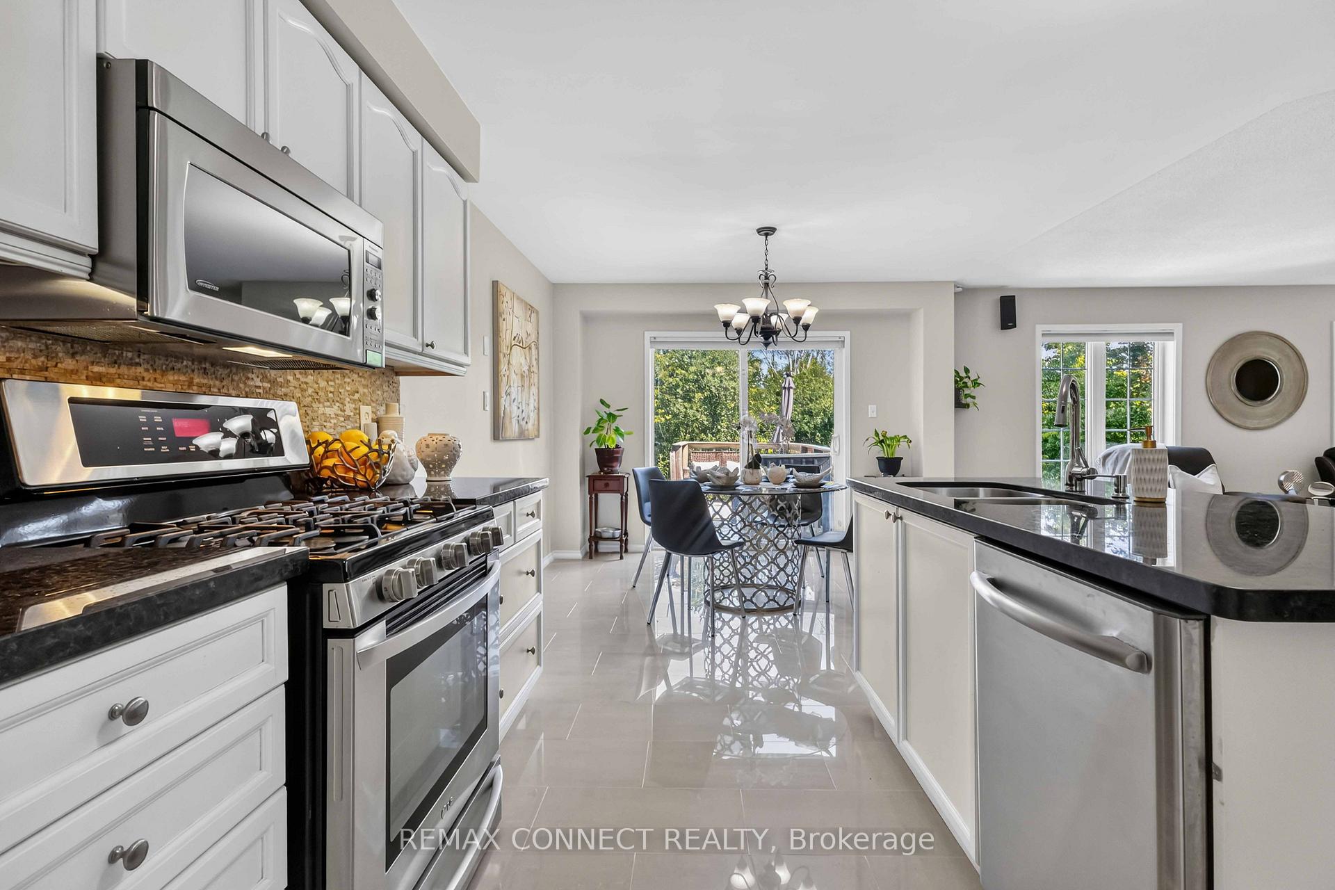 Photo 12 of 72 Warwick Avenue, Ajax, South East — HOMEH