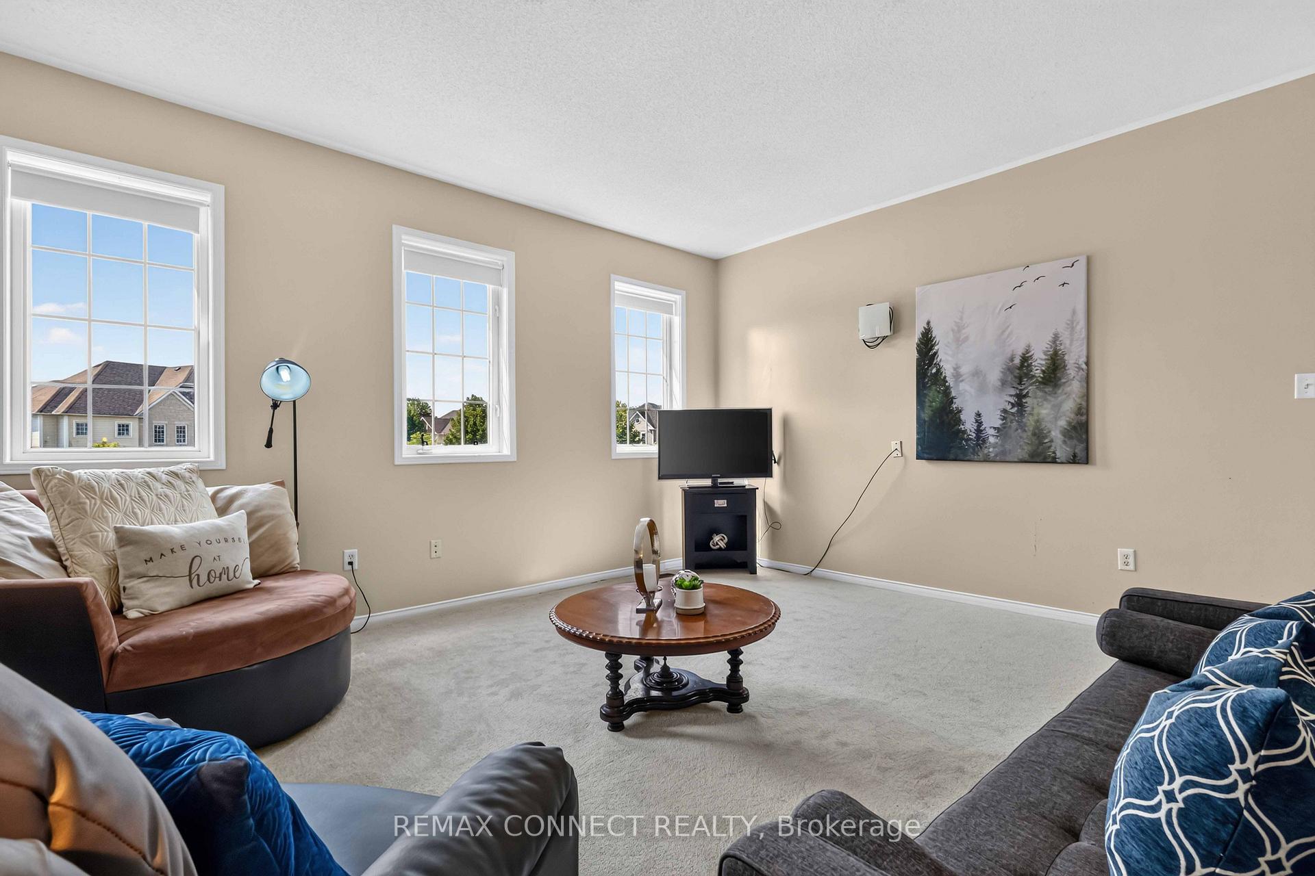Photo 17 of 72 Warwick Avenue, Ajax, South East — HOMEH