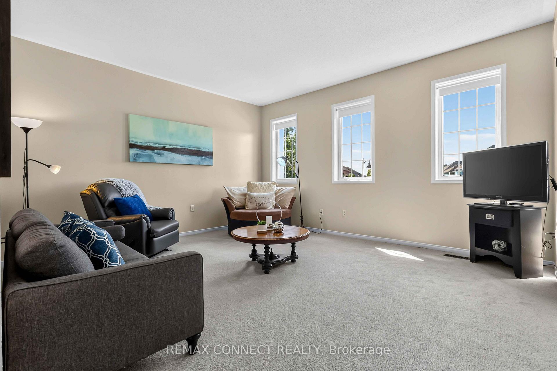 Photo 18 of 72 Warwick Avenue, Ajax, South East — HOMEH
