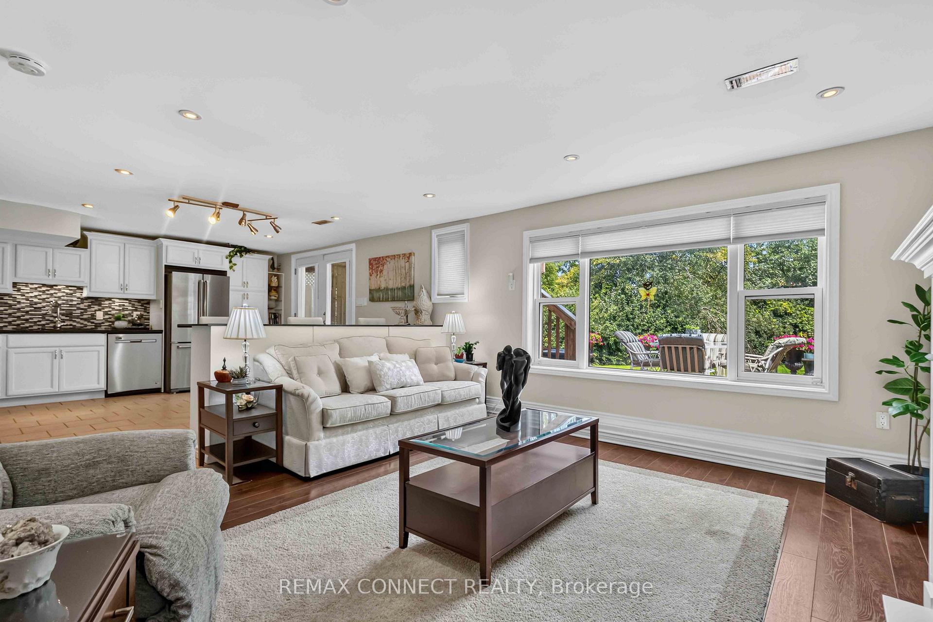 Photo 29 of 72 Warwick Avenue, Ajax, South East — HOMEH