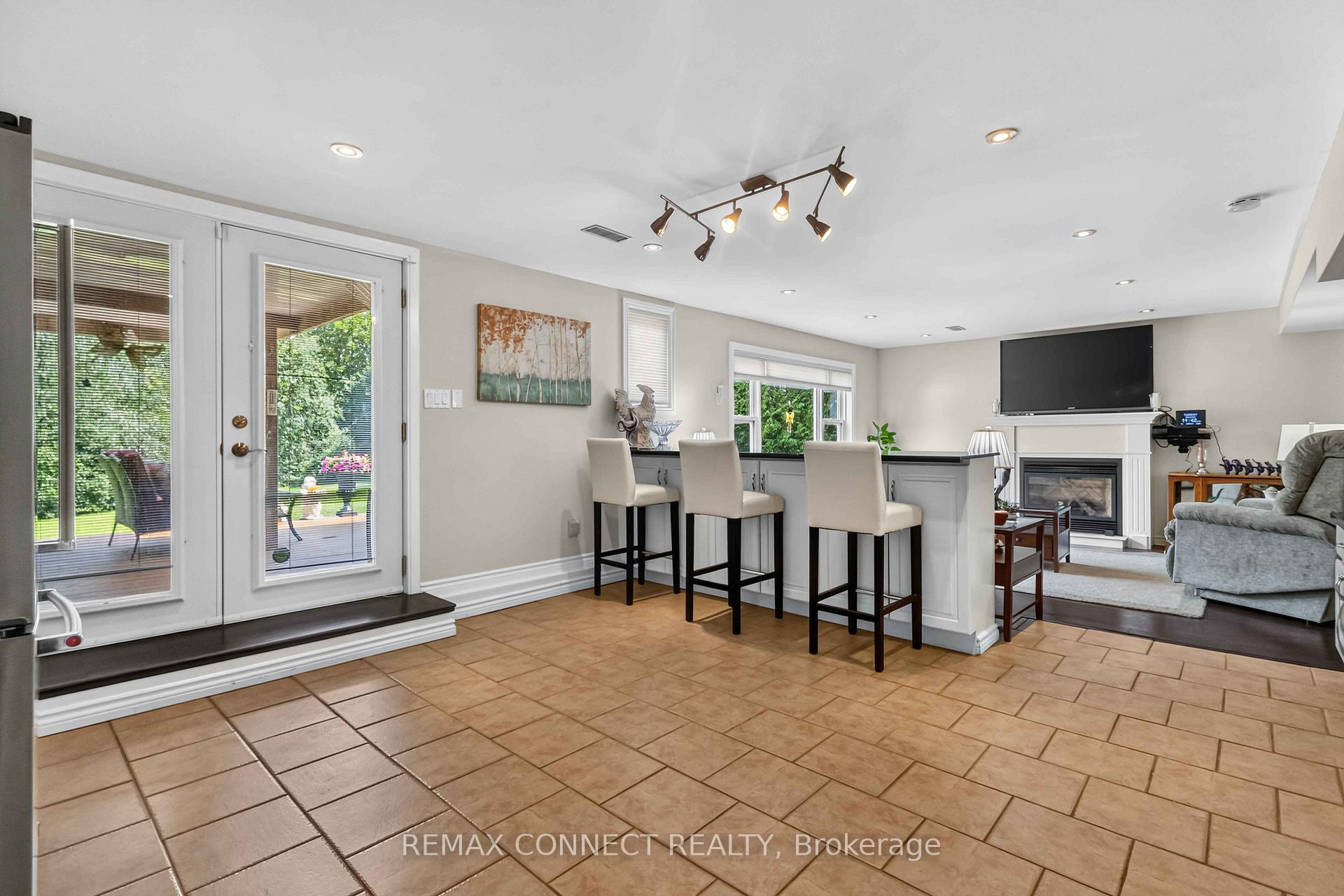 Photo 32 of 72 Warwick Avenue, Ajax, South East — HOMEH