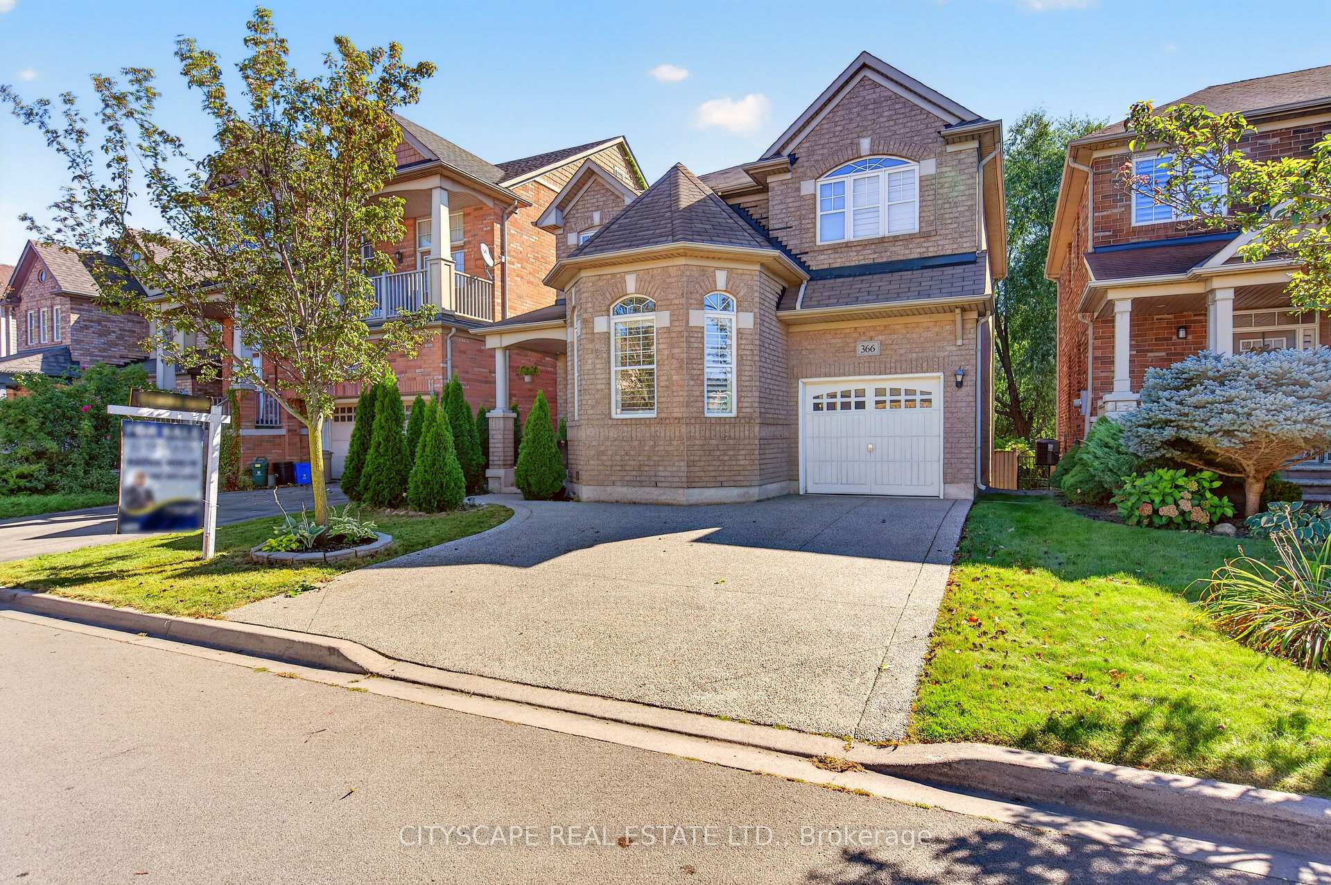 Photo 1 of 366 Montreal Circle, Hamilton, Stoney Creek — HOMEH