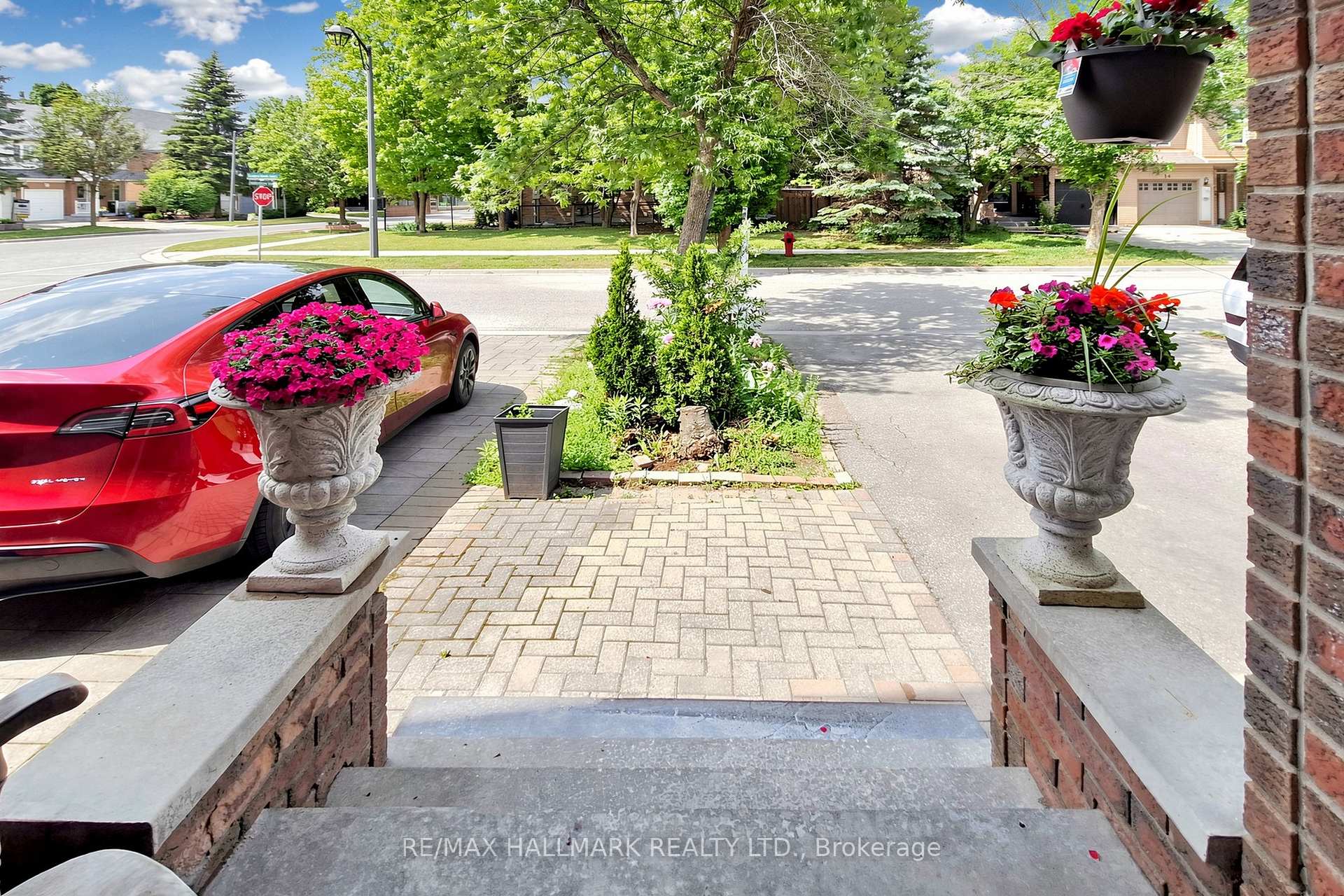 Photo 3 of 5 Evelyn Buck Lane, Aurora, Bayview Wellington — HOMEH
