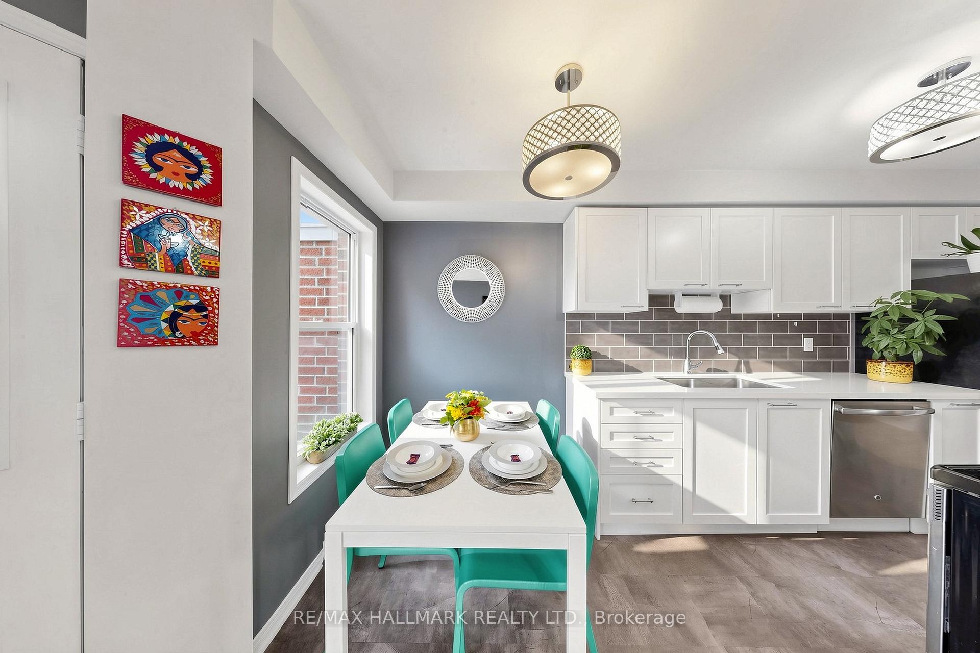 Photo 9 of 5 Evelyn Buck Lane, Aurora, Bayview Wellington — HOMEH