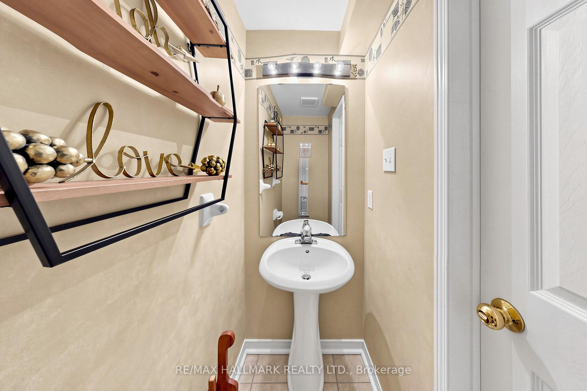 Photo 18 of 5 Evelyn Buck Lane, Aurora, Bayview Wellington — HOMEH