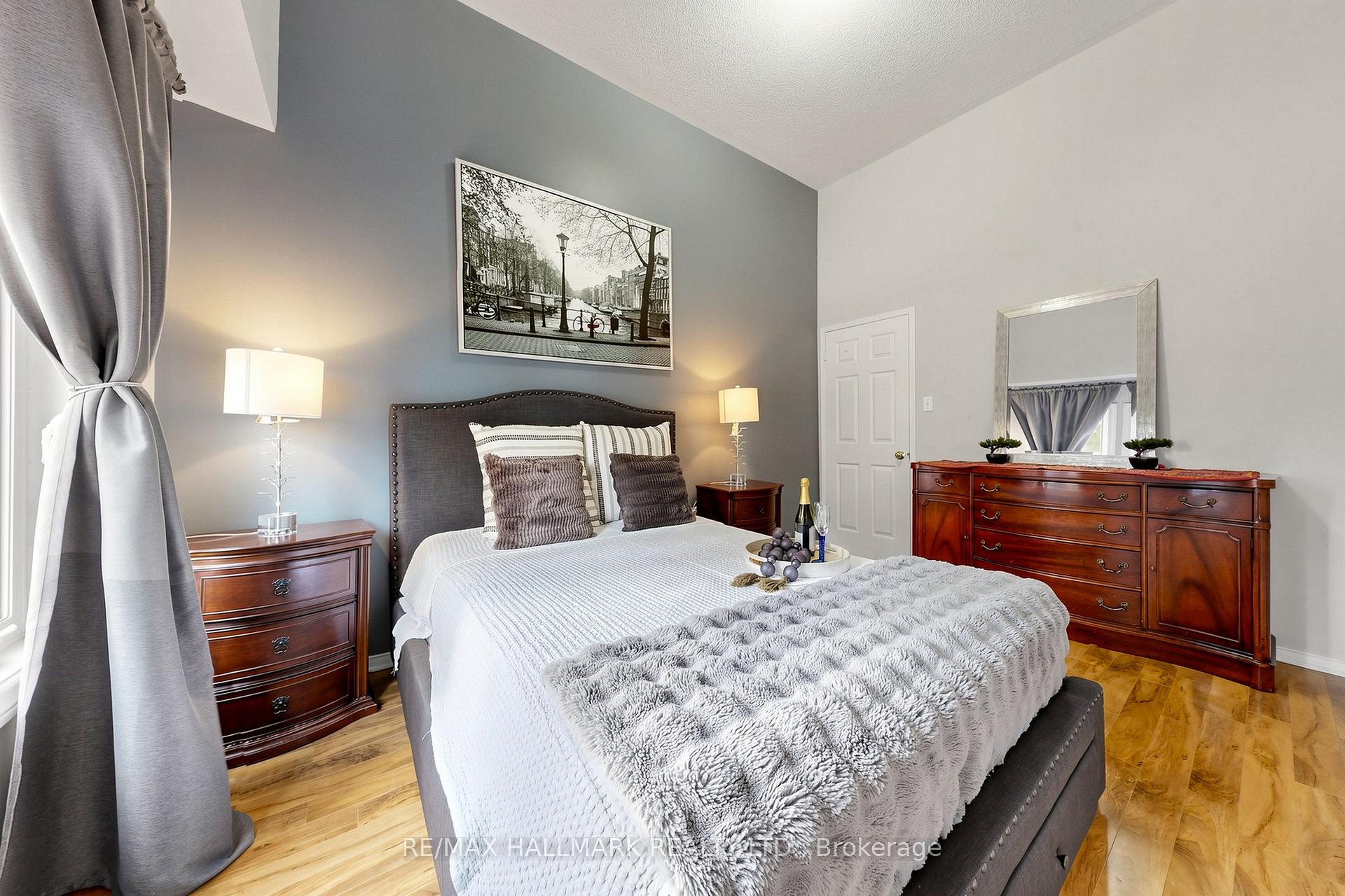 Photo 21 of 5 Evelyn Buck Lane, Aurora, Bayview Wellington — HOMEH