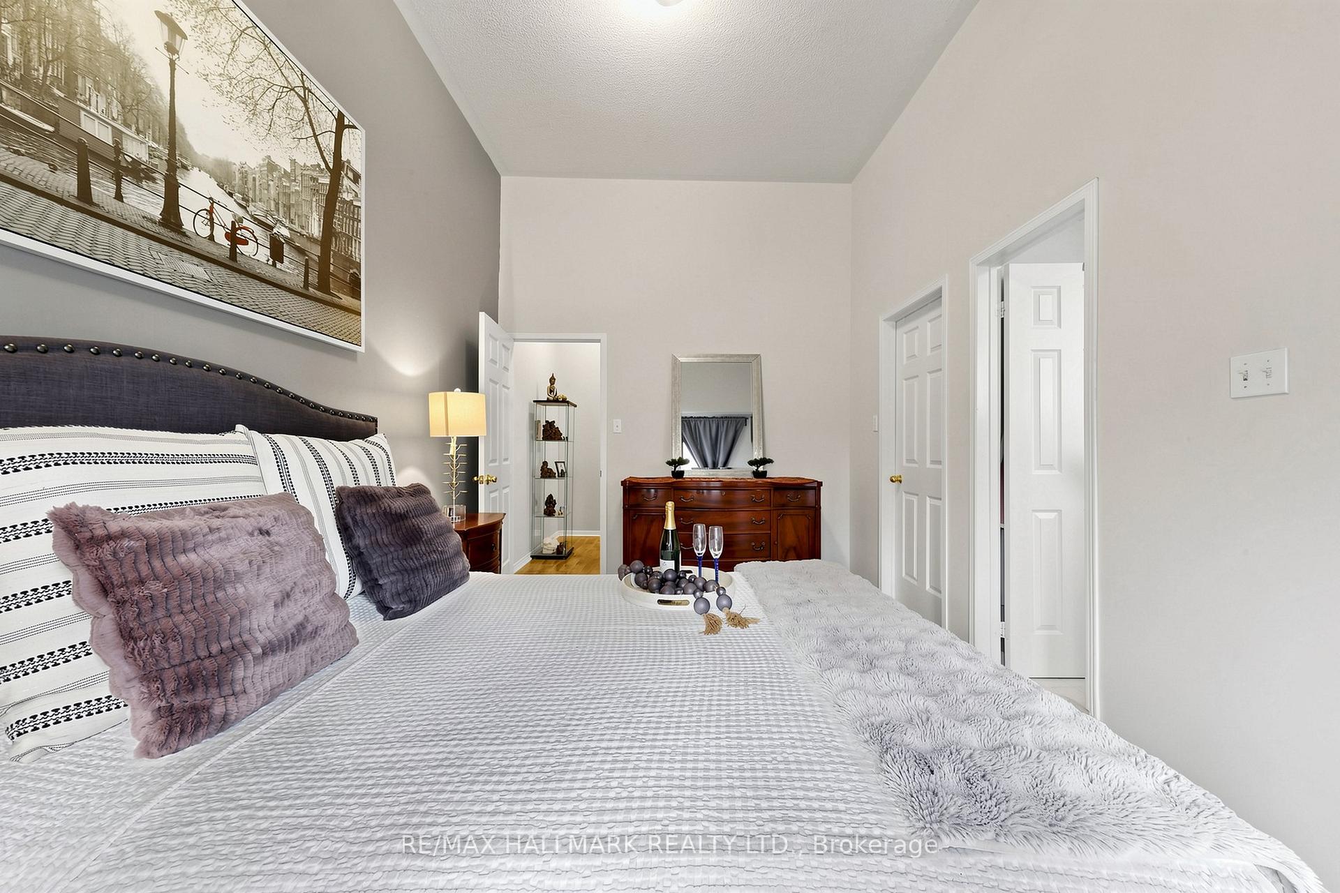 Photo 22 of 5 Evelyn Buck Lane, Aurora, Bayview Wellington — HOMEH