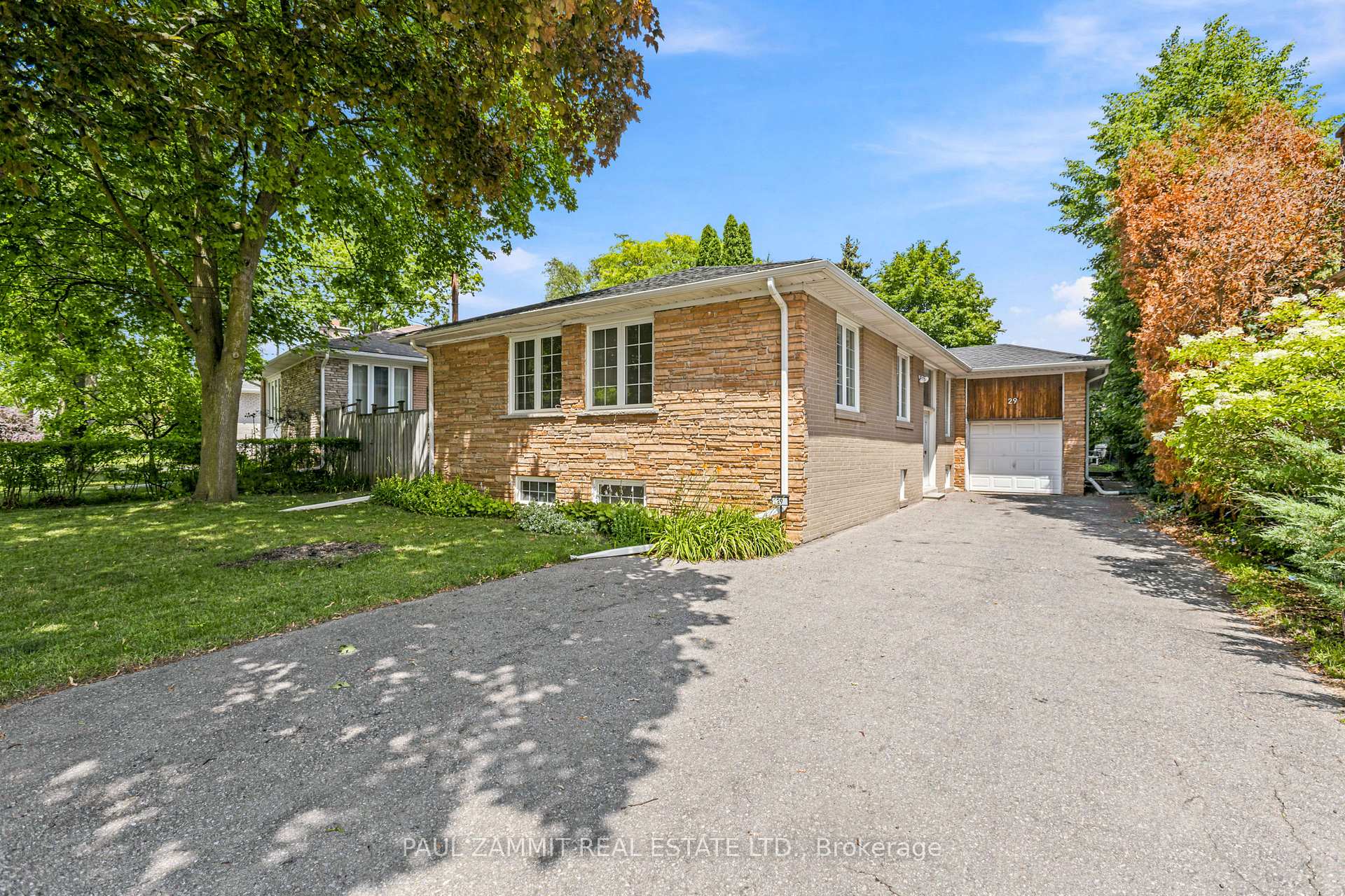 Photo 2 of 29 Heathview Avenue, North York, Bayview Village — HOMEH