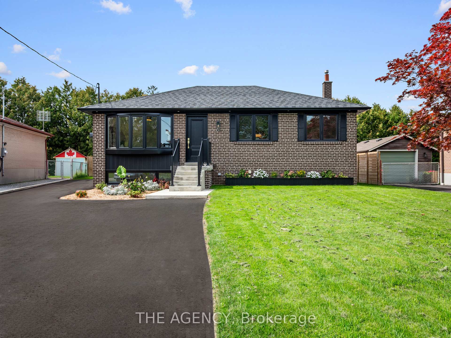 Photo 4 of 26 Webster Drive, Aurora, Aurora Highlands — HOMEH