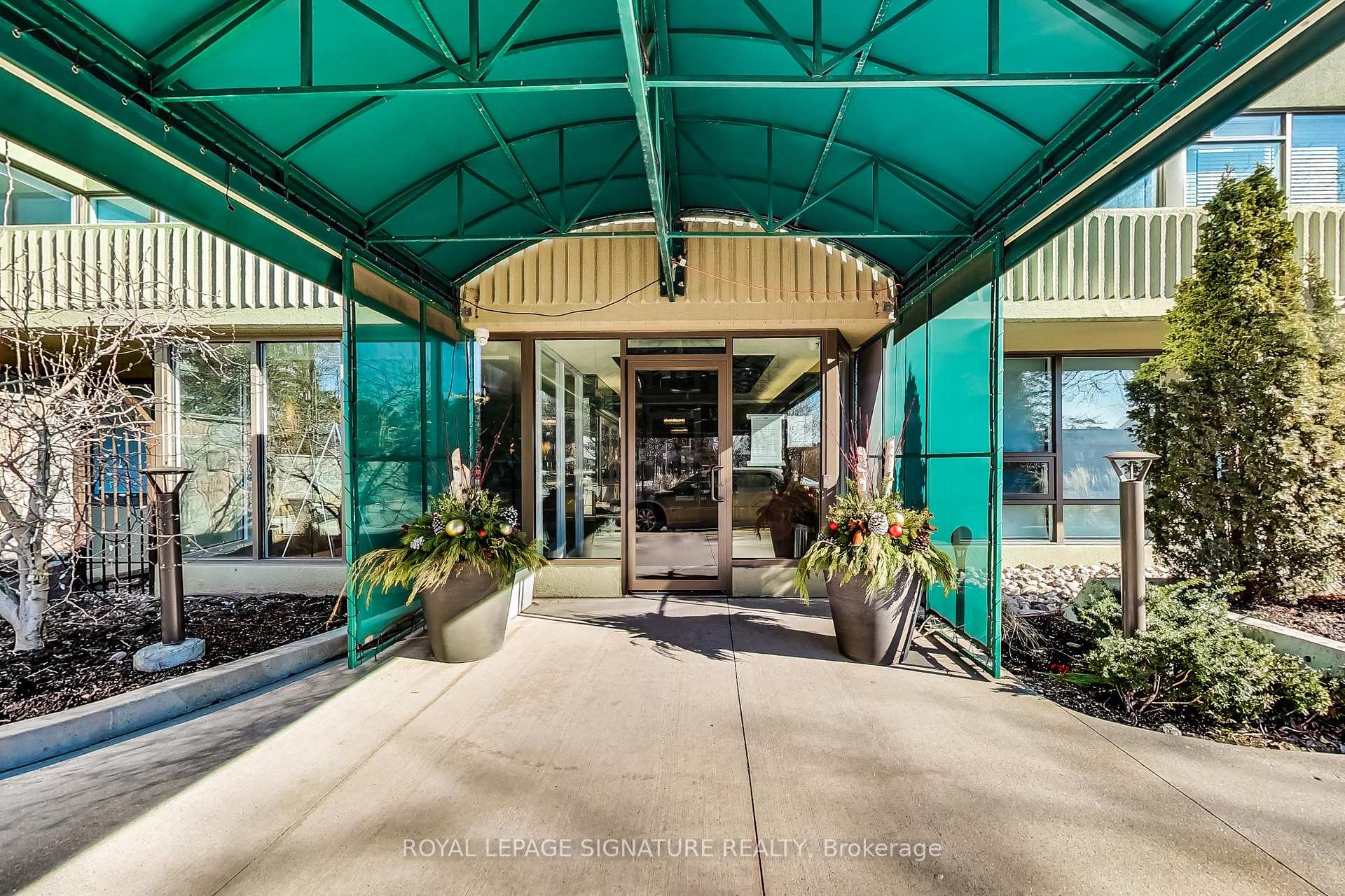 Photo 3 of Unit 208, 55 Skymark Drive, North York, Hillcrest Village — HOMEH