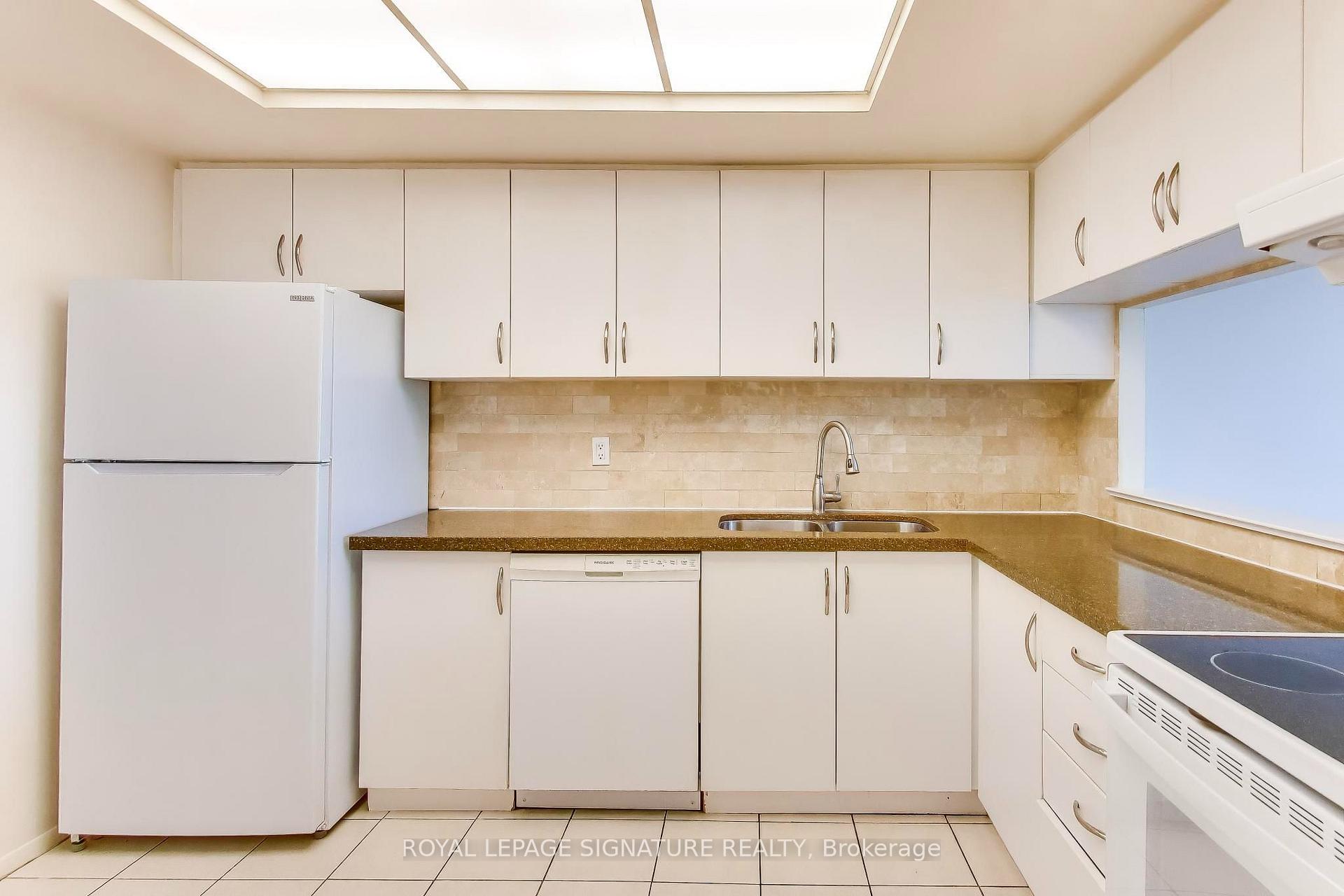 Photo 17 of Unit 208, 55 Skymark Drive, North York, Hillcrest Village — HOMEH