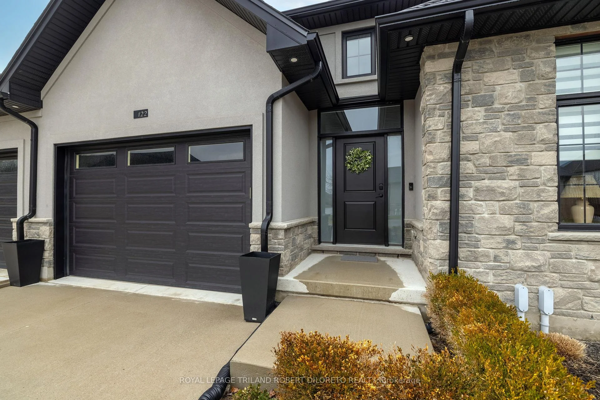 Photo 3 of Unit 122, 9861 Glendon Drive, Middlesex Centre, Komoka — HOMEH