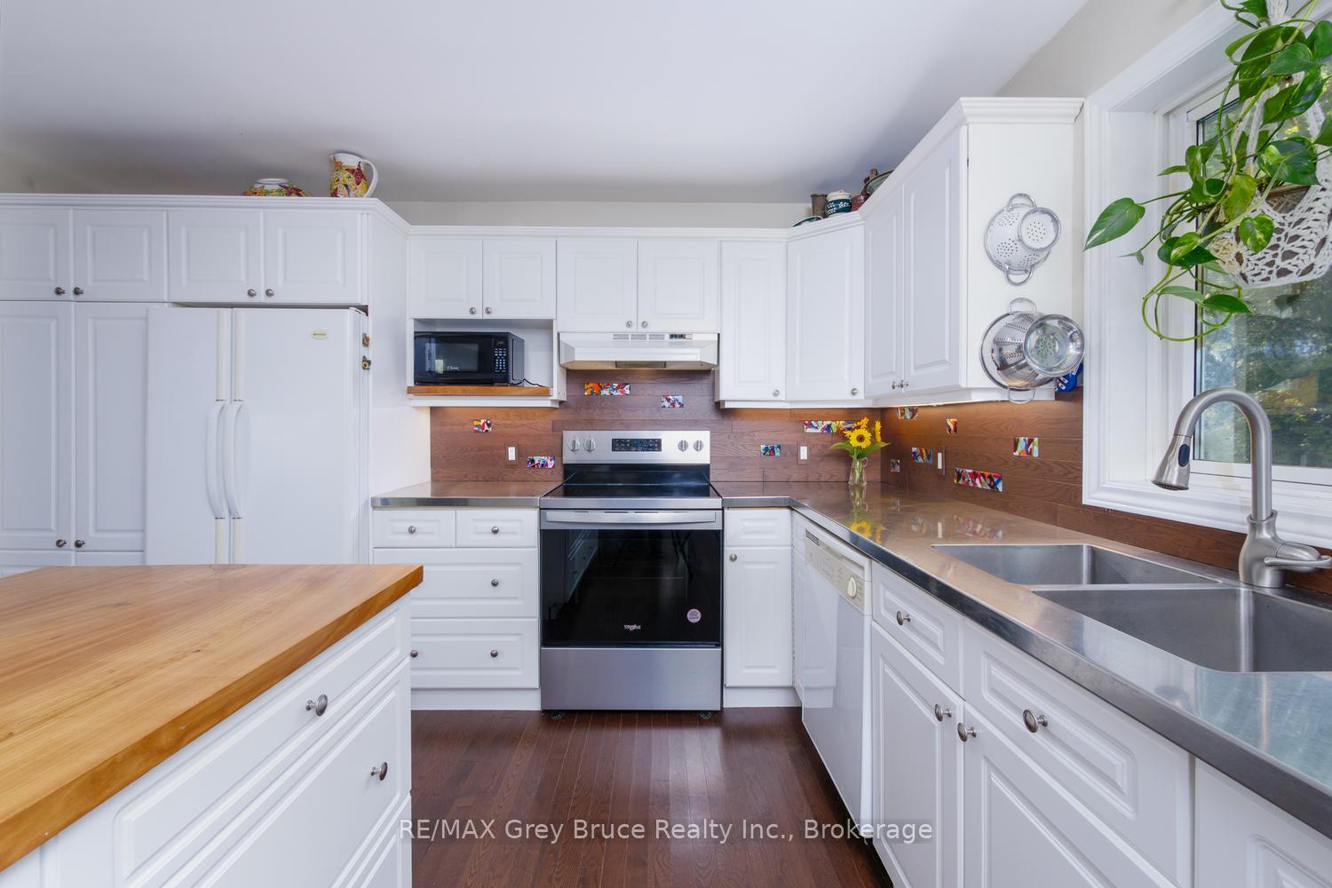 Photo 14 of 135 North Diagonal, South Bruce Peninsula — HOMEH