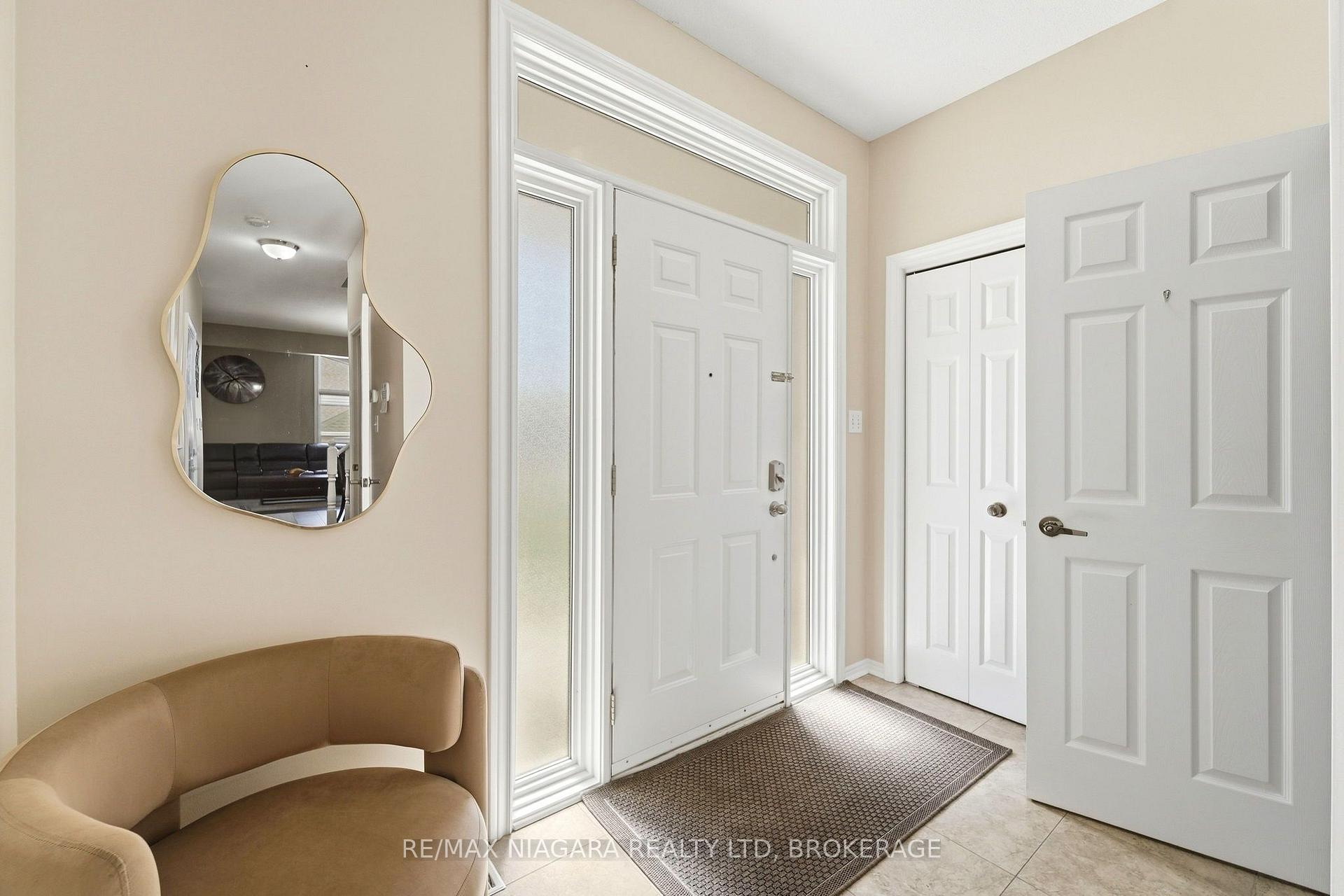 Photo 3 of 7441 Trinity Court, Niagara Falls, Mt. Carmel — HOMEH