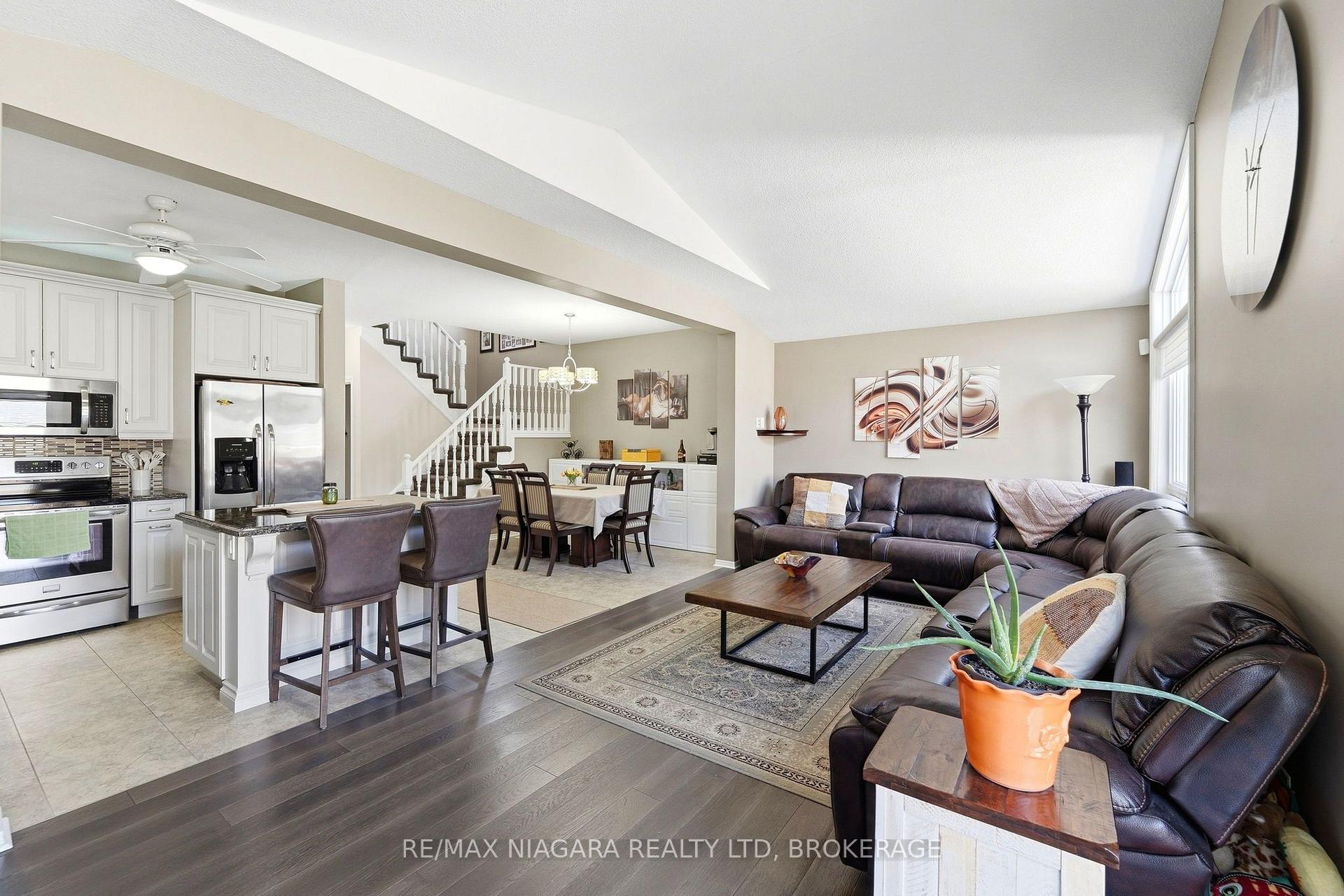 Photo 8 of 7441 Trinity Court, Niagara Falls, Mt. Carmel — HOMEH