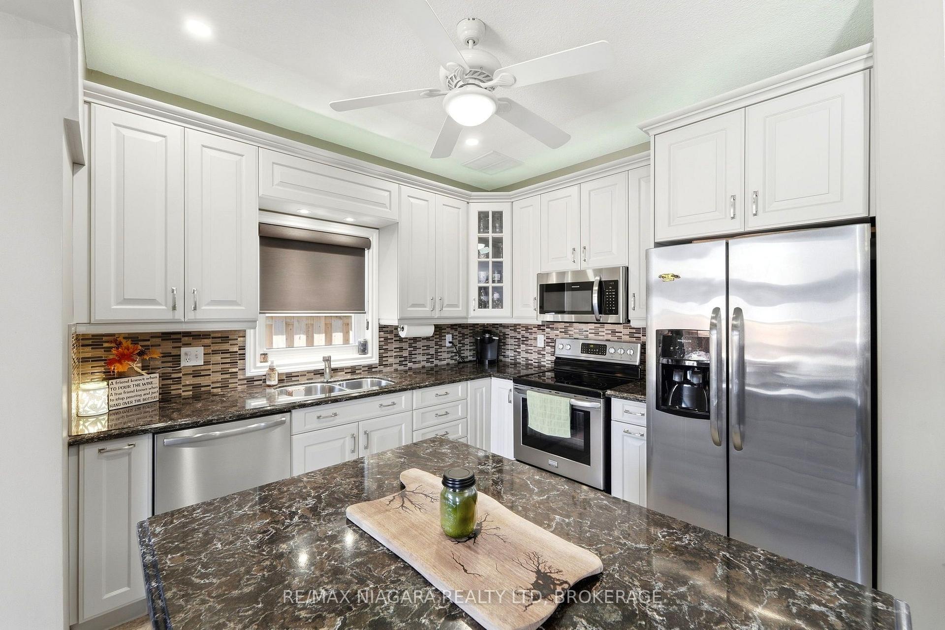 Photo 11 of 7441 Trinity Court, Niagara Falls, Mt. Carmel — HOMEH