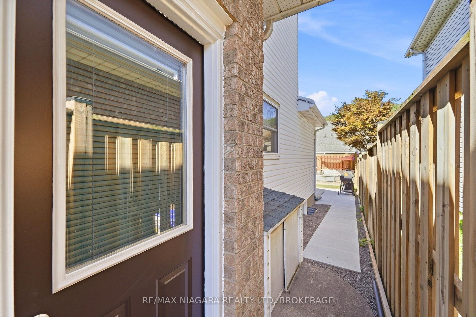Photo 30 of 7441 Trinity Court, Niagara Falls, Mt. Carmel — HOMEH