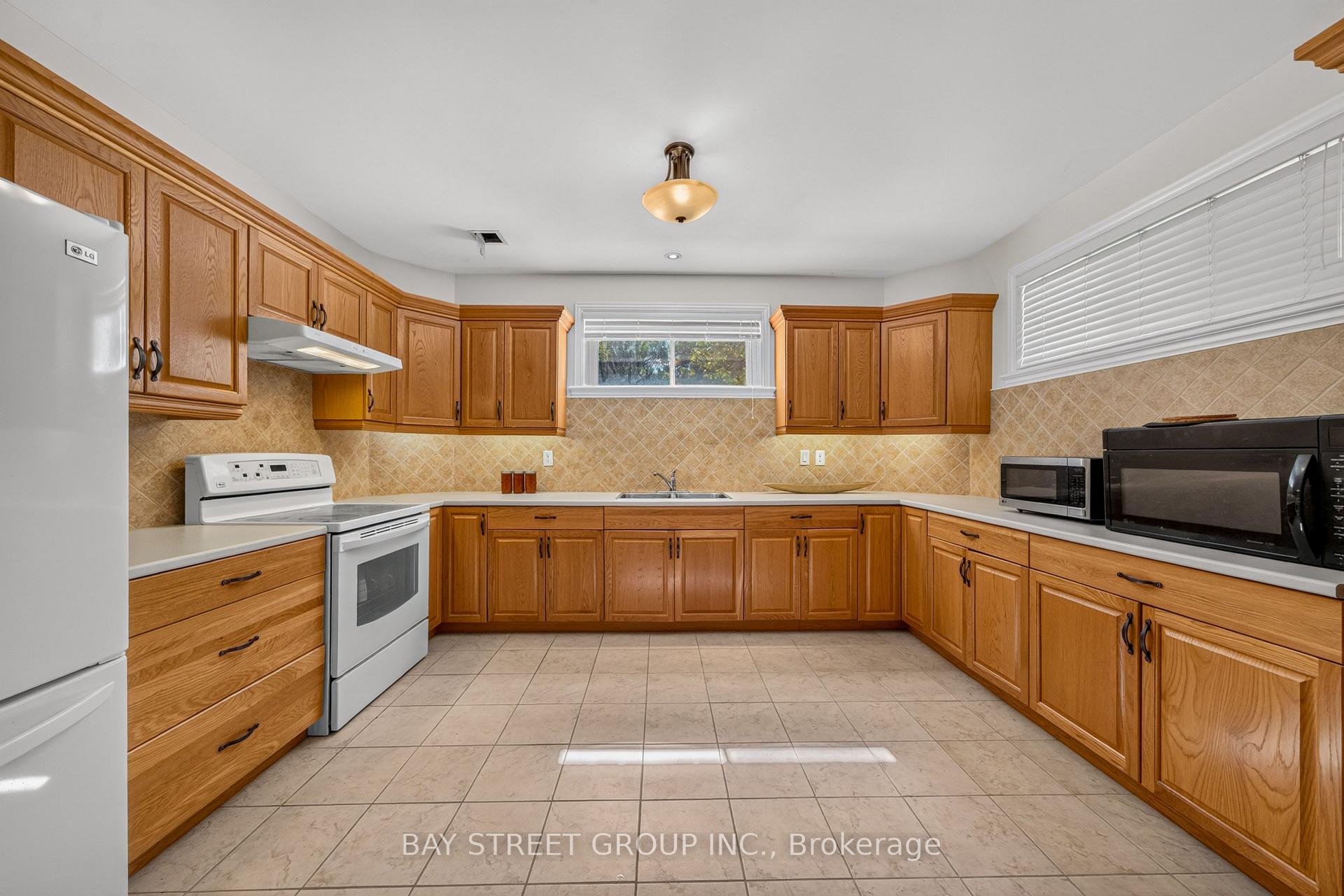 Photo 36 of 27 George Pipher Lane, Whitchurch-Stouffville, Ballantrae — HOMEH