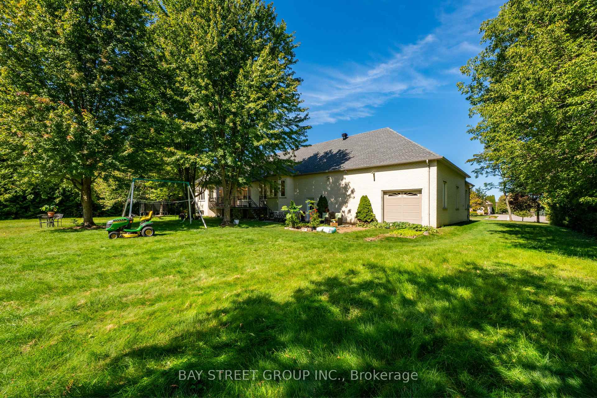 Photo 42 of 27 George Pipher Lane, Whitchurch-Stouffville, Ballantrae — HOMEH