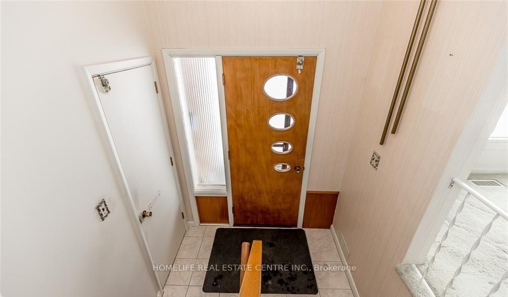 Photo 4 of Unit (upstairs), 28 Pratt Road, Barrie, Wellington — HOMEH