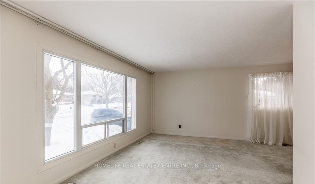 Photo 5 of Unit (upstairs), 28 Pratt Road, Barrie, Wellington — HOMEH