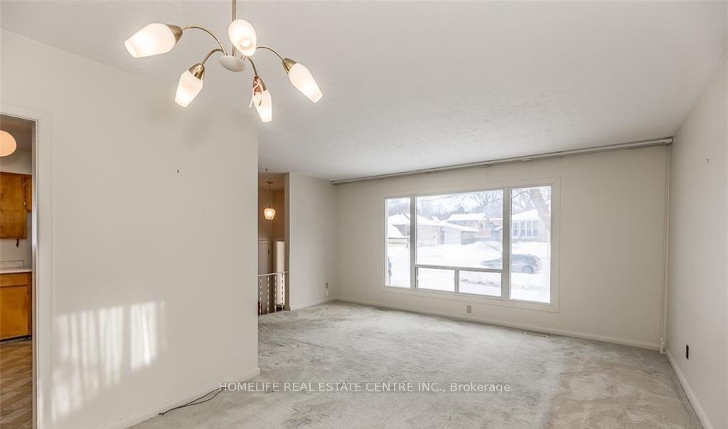 Photo 10 of Unit (upstairs), 28 Pratt Road, Barrie, Wellington — HOMEH