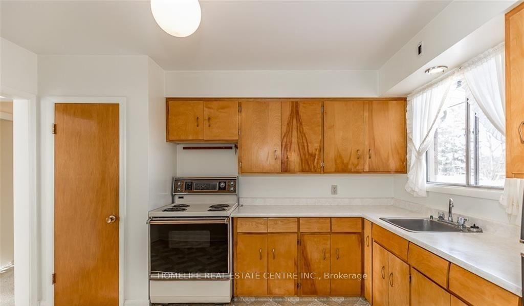 Photo 13 of Unit (upstairs), 28 Pratt Road, Barrie, Wellington — HOMEH