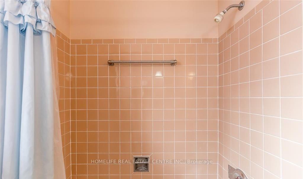 Photo 18 of Unit (upstairs), 28 Pratt Road, Barrie, Wellington — HOMEH