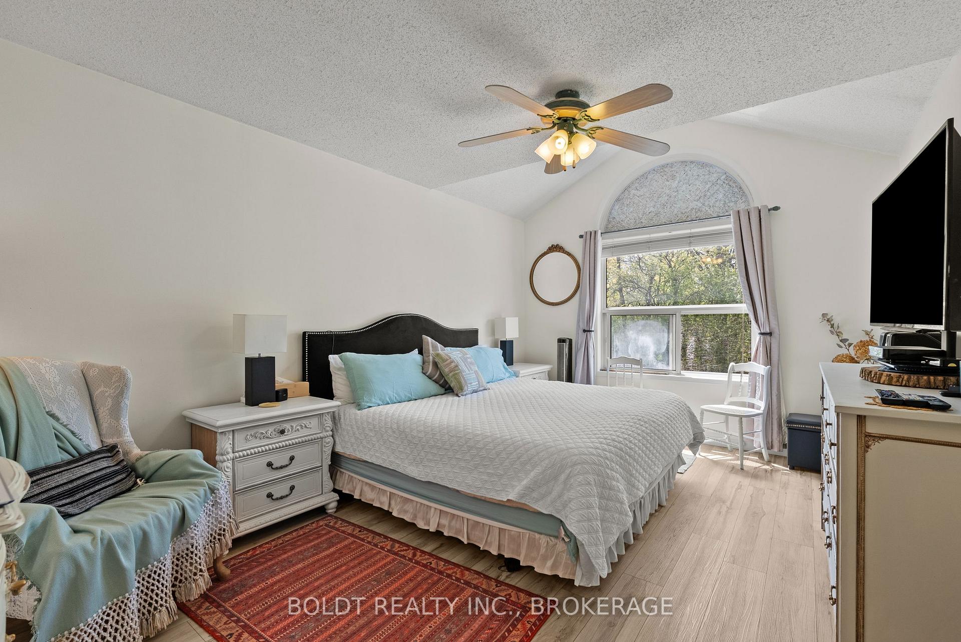 Photo 15 of 4333 Southerland Court, Niagara Falls, Lyons Creek — HOMEH
