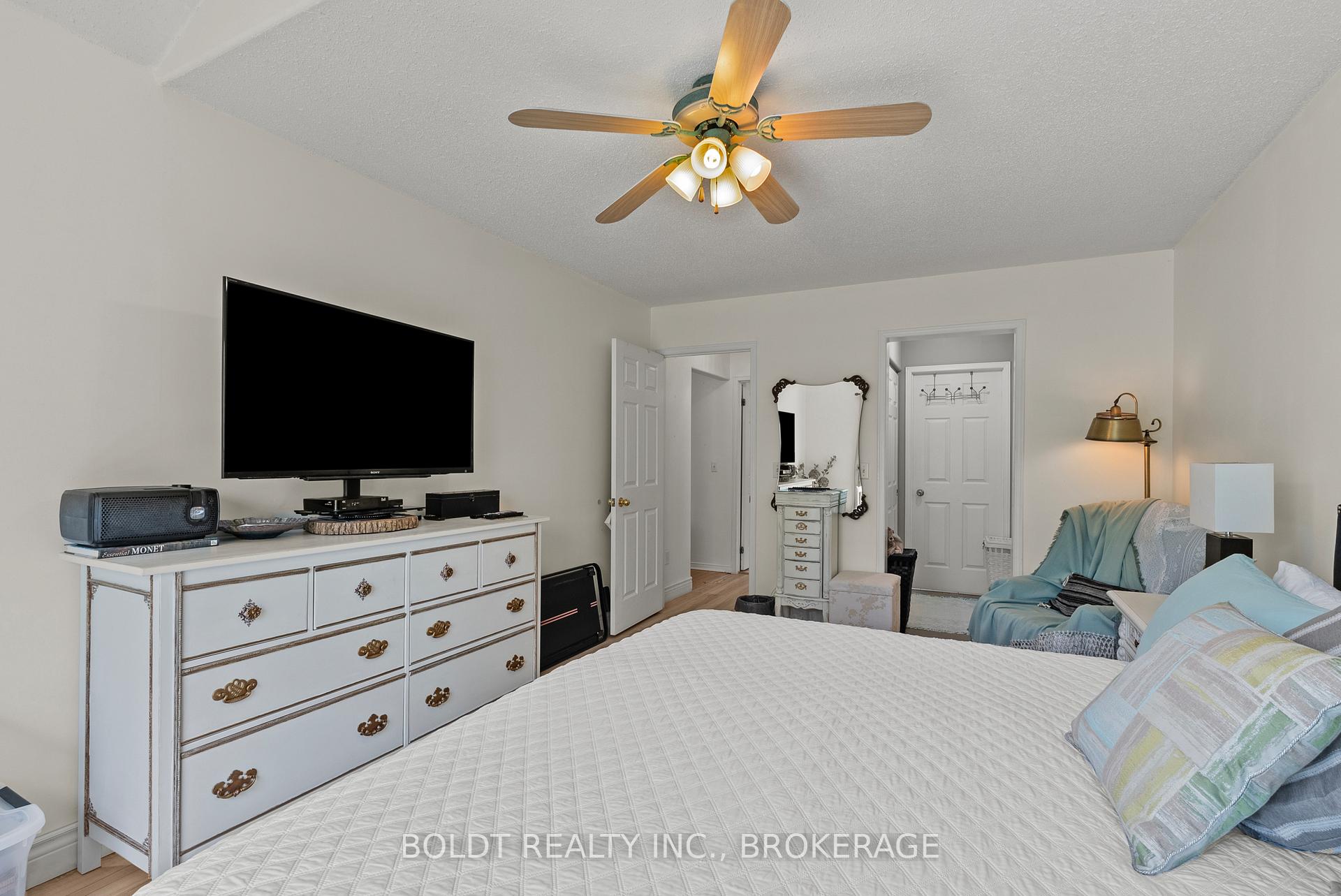 Photo 16 of 4333 Southerland Court, Niagara Falls, Lyons Creek — HOMEH