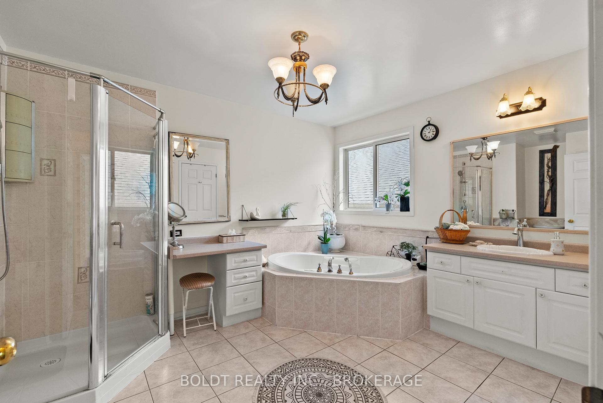 Photo 17 of 4333 Southerland Court, Niagara Falls, Lyons Creek — HOMEH
