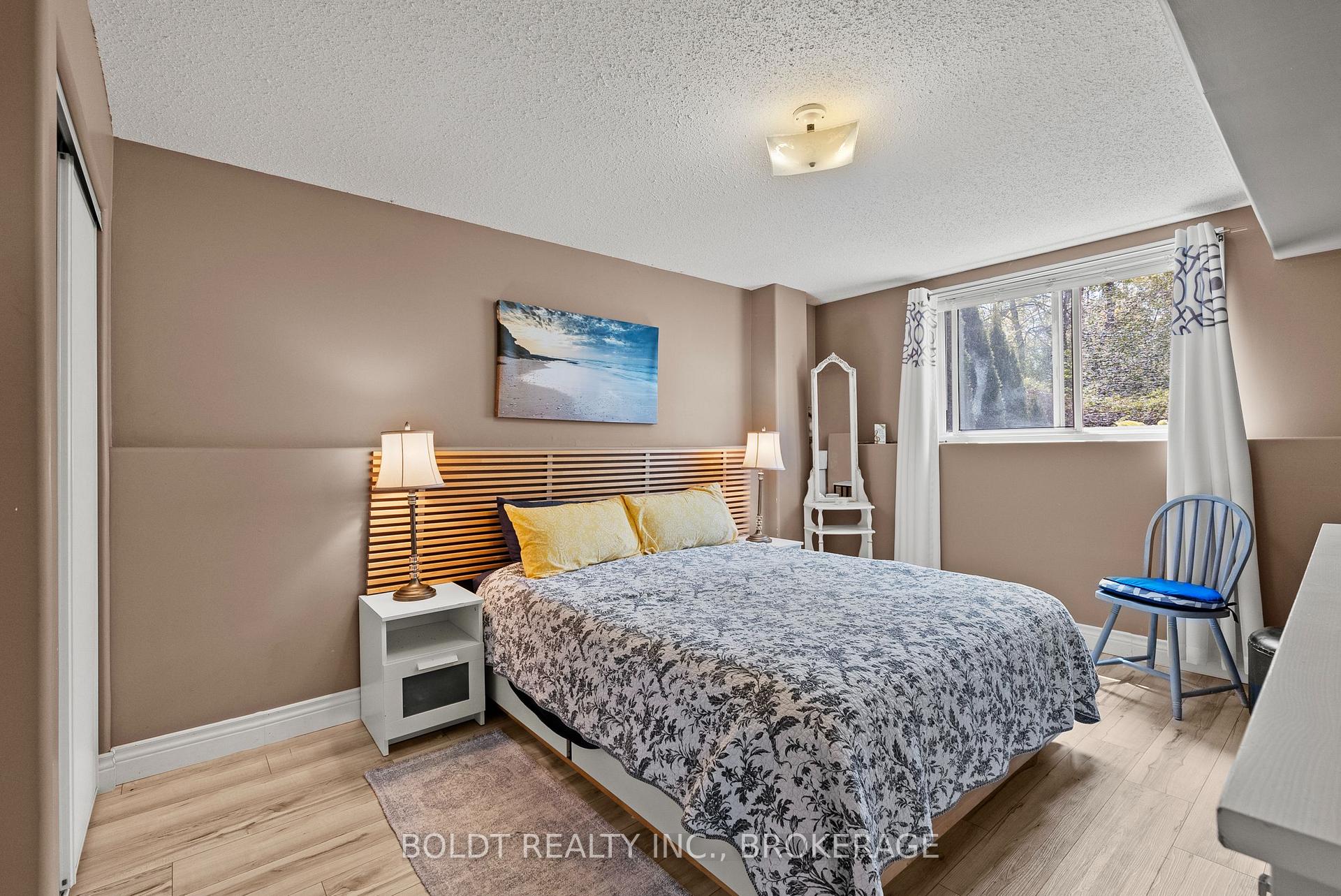 Photo 23 of 4333 Southerland Court, Niagara Falls, Lyons Creek — HOMEH
