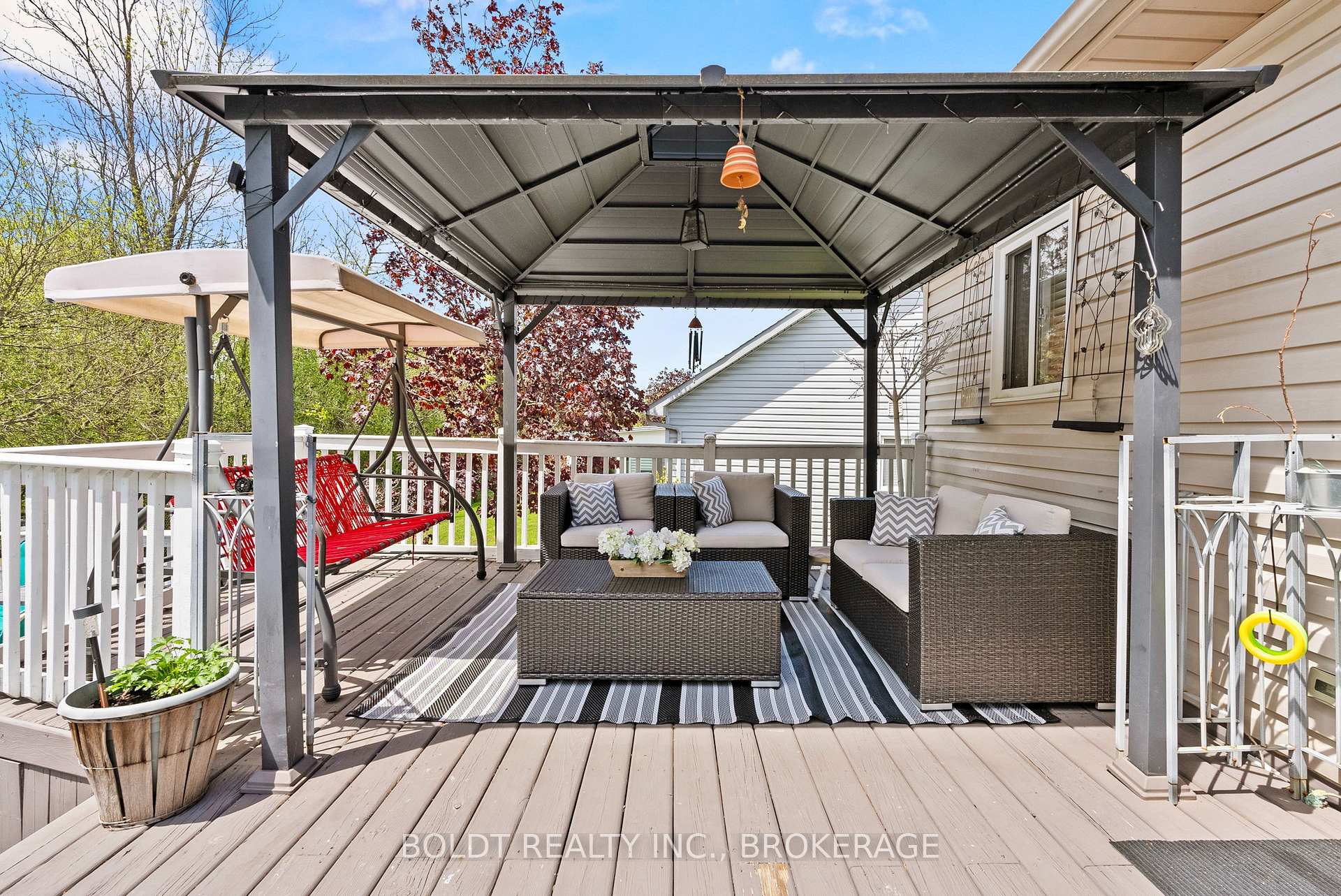 Photo 34 of 4333 Southerland Court, Niagara Falls, Lyons Creek — HOMEH