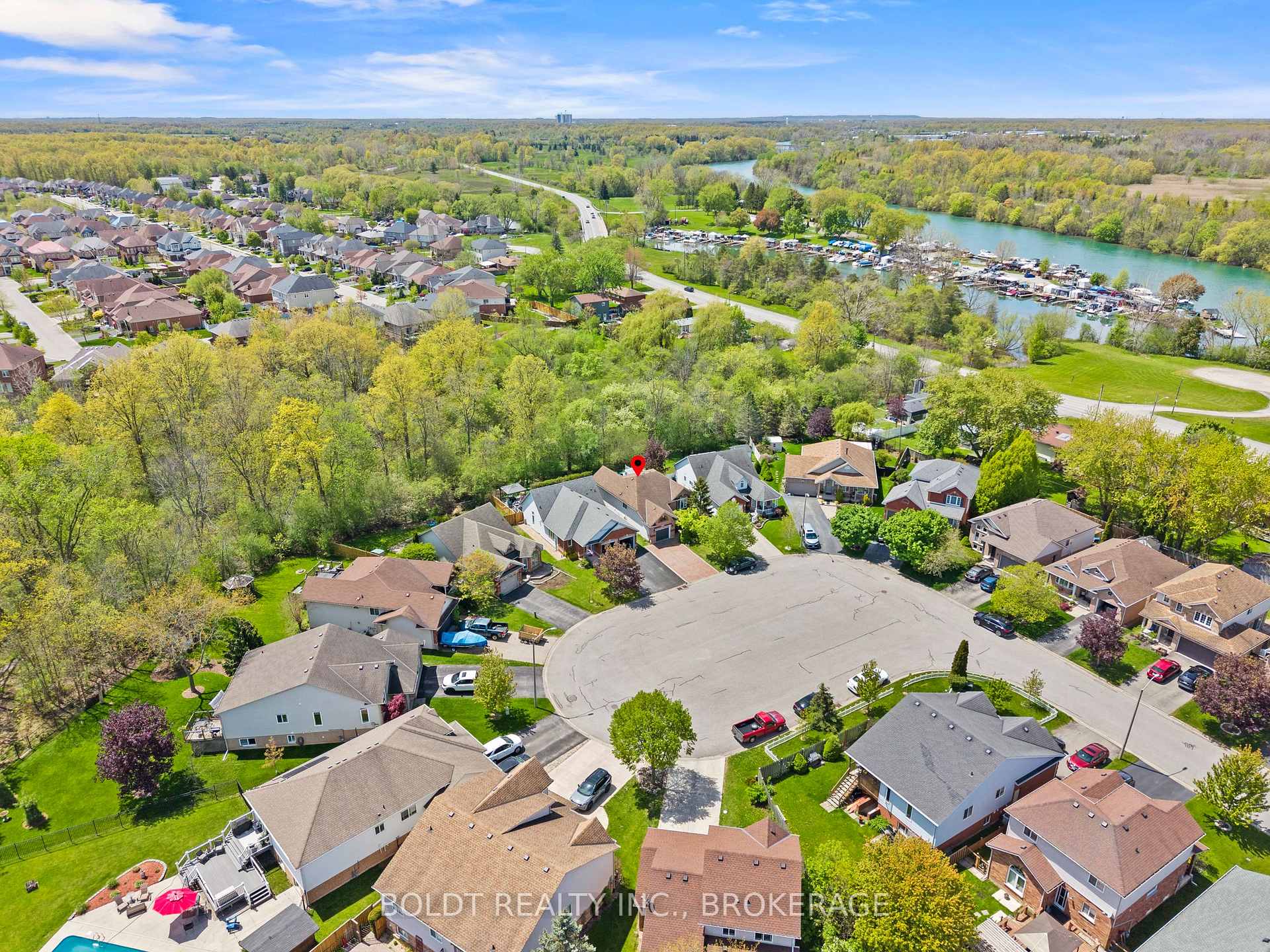 Photo 37 of 4333 Southerland Court, Niagara Falls, Lyons Creek — HOMEH
